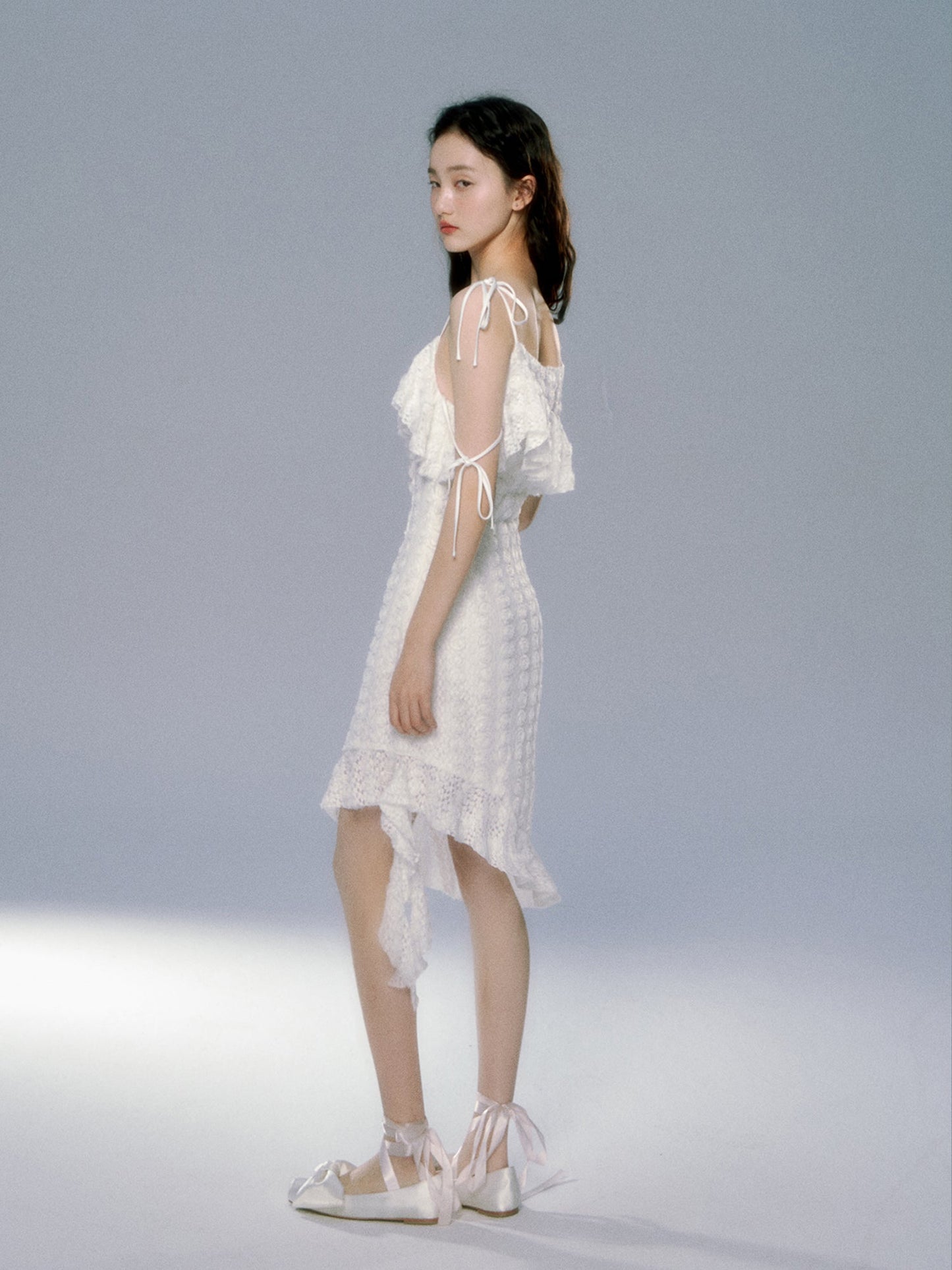 레이스 로즈 비대칭 플라워 프릴 원피스 