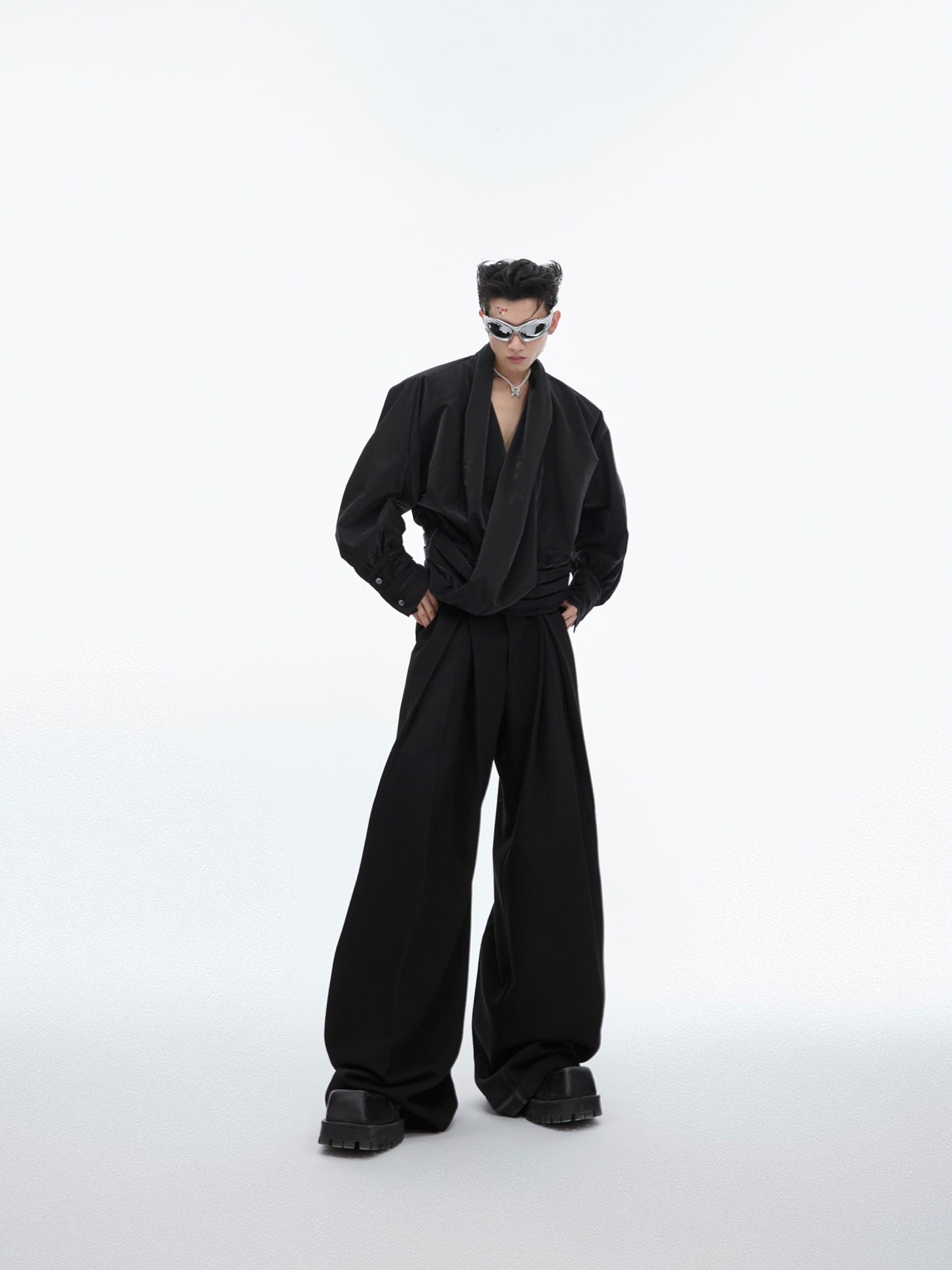 Liquid Texture V-neck Design