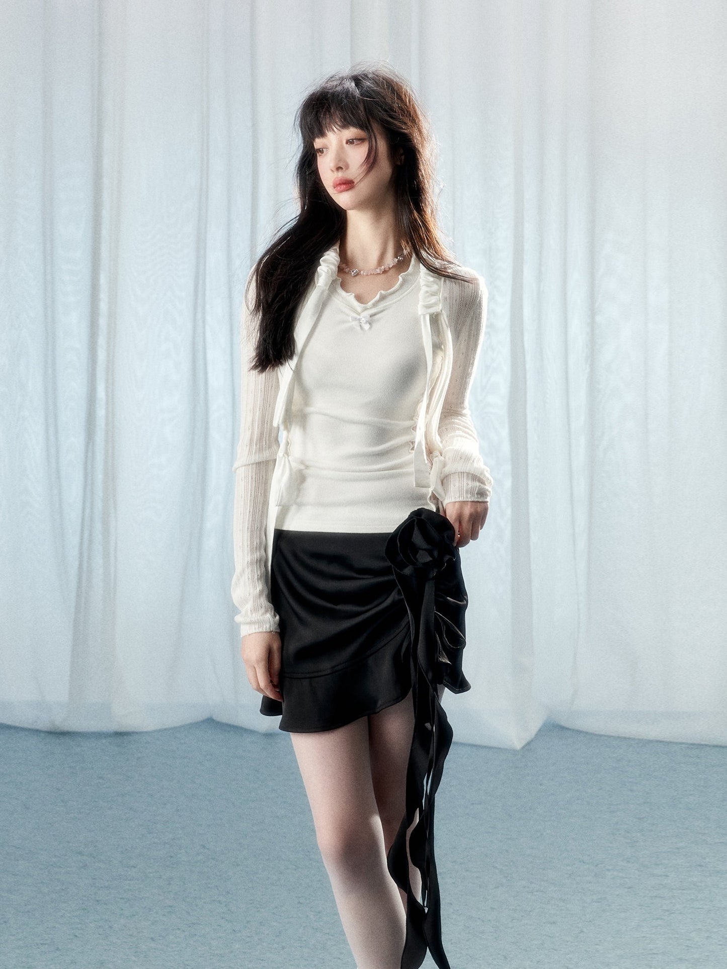 멜로우 사이드 레이스 섹시 타이트 컷소우 