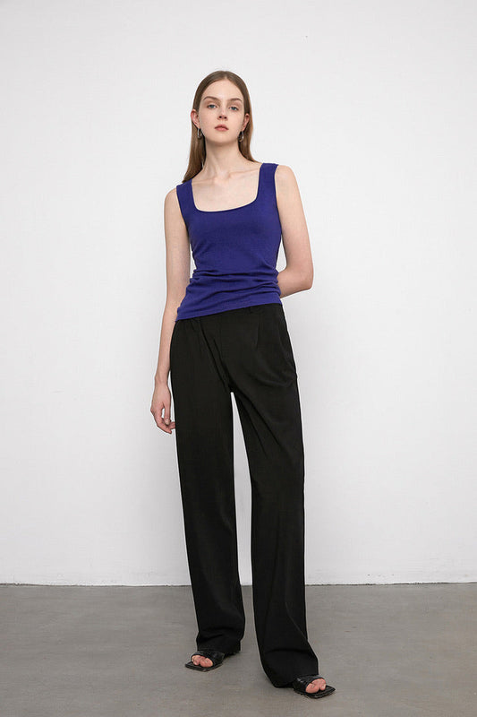 라이트 니트 스퀘어 넥 탱크탑 블루 색상