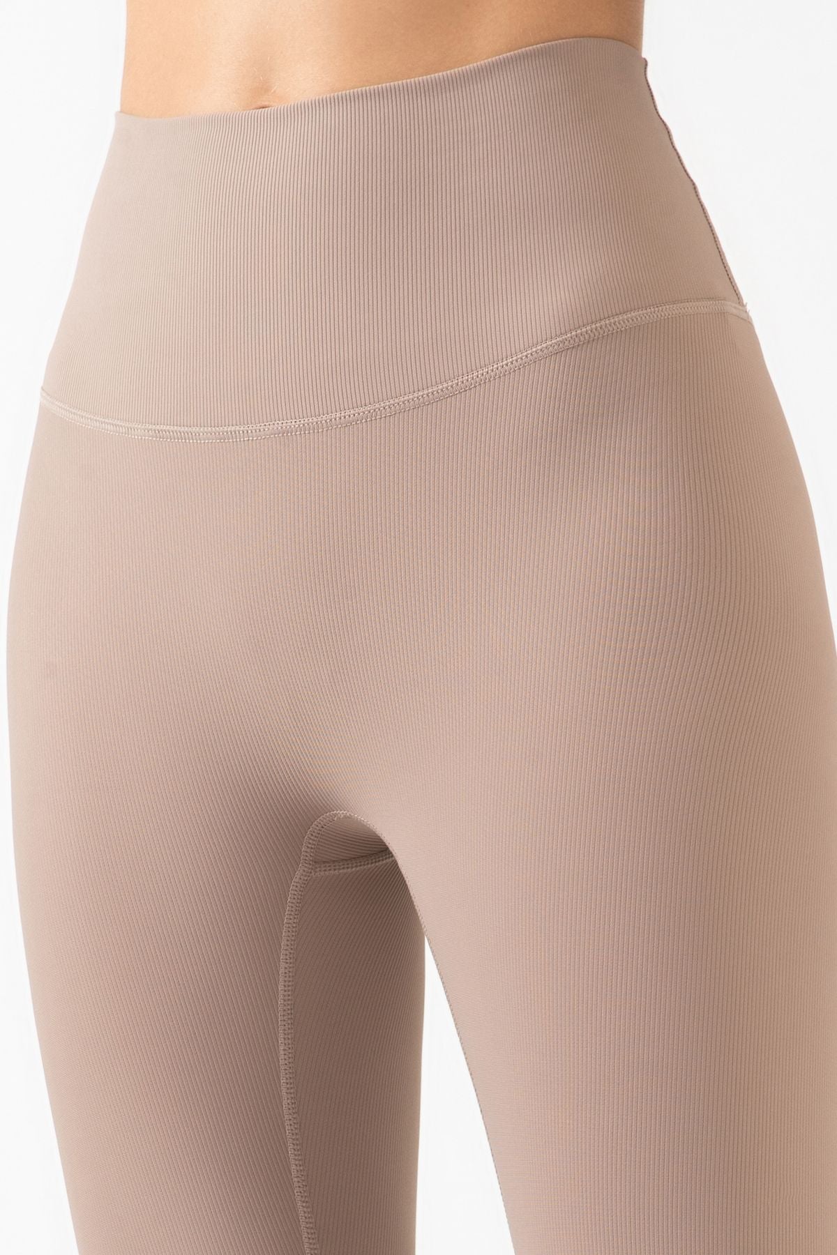 Ribbed Seamless Capri Leggings