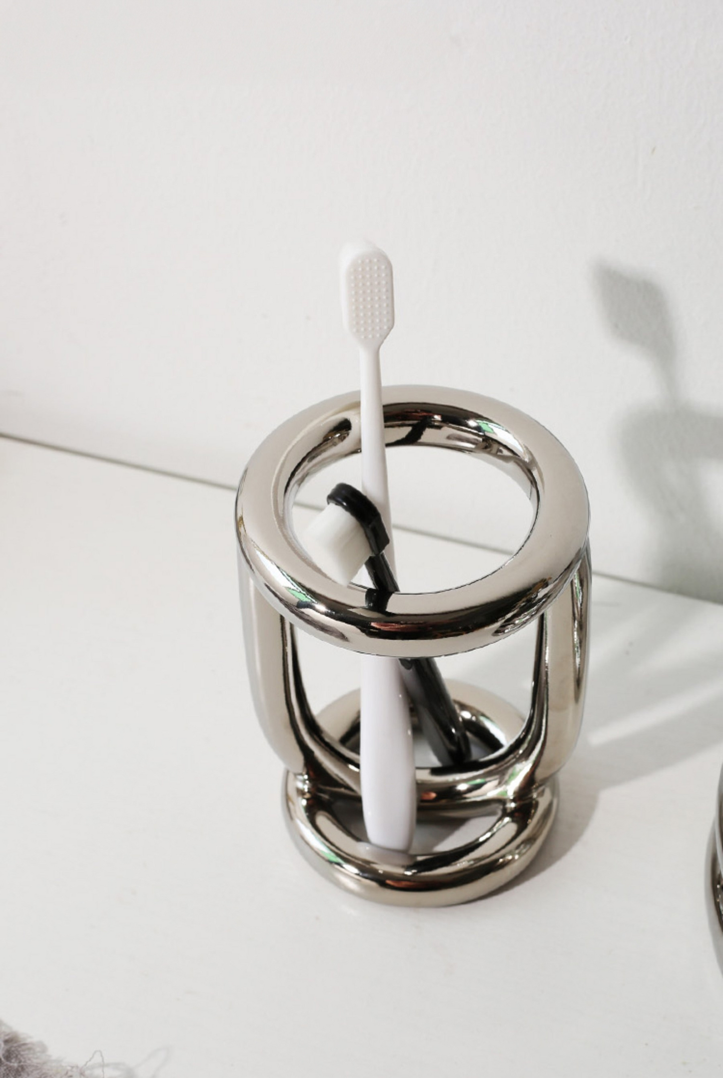 LuxeClean Toothbrush Holder