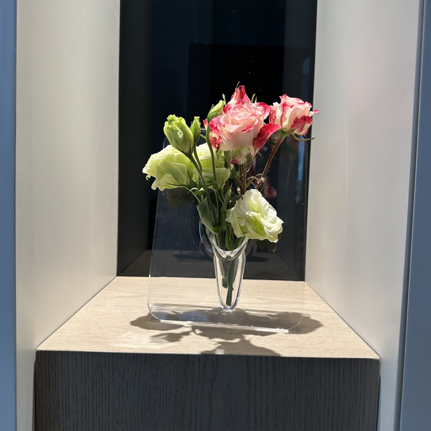 Acrylic Elegance Frame Vase