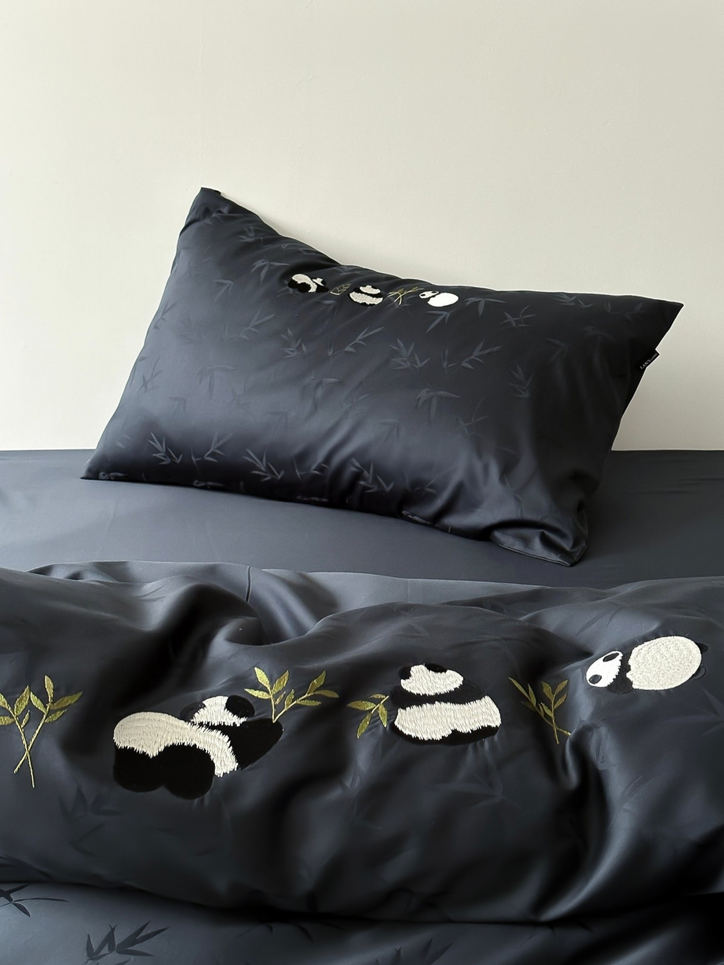 Elegant Panda & Bamboo Embroidery Cotton Bedding Set