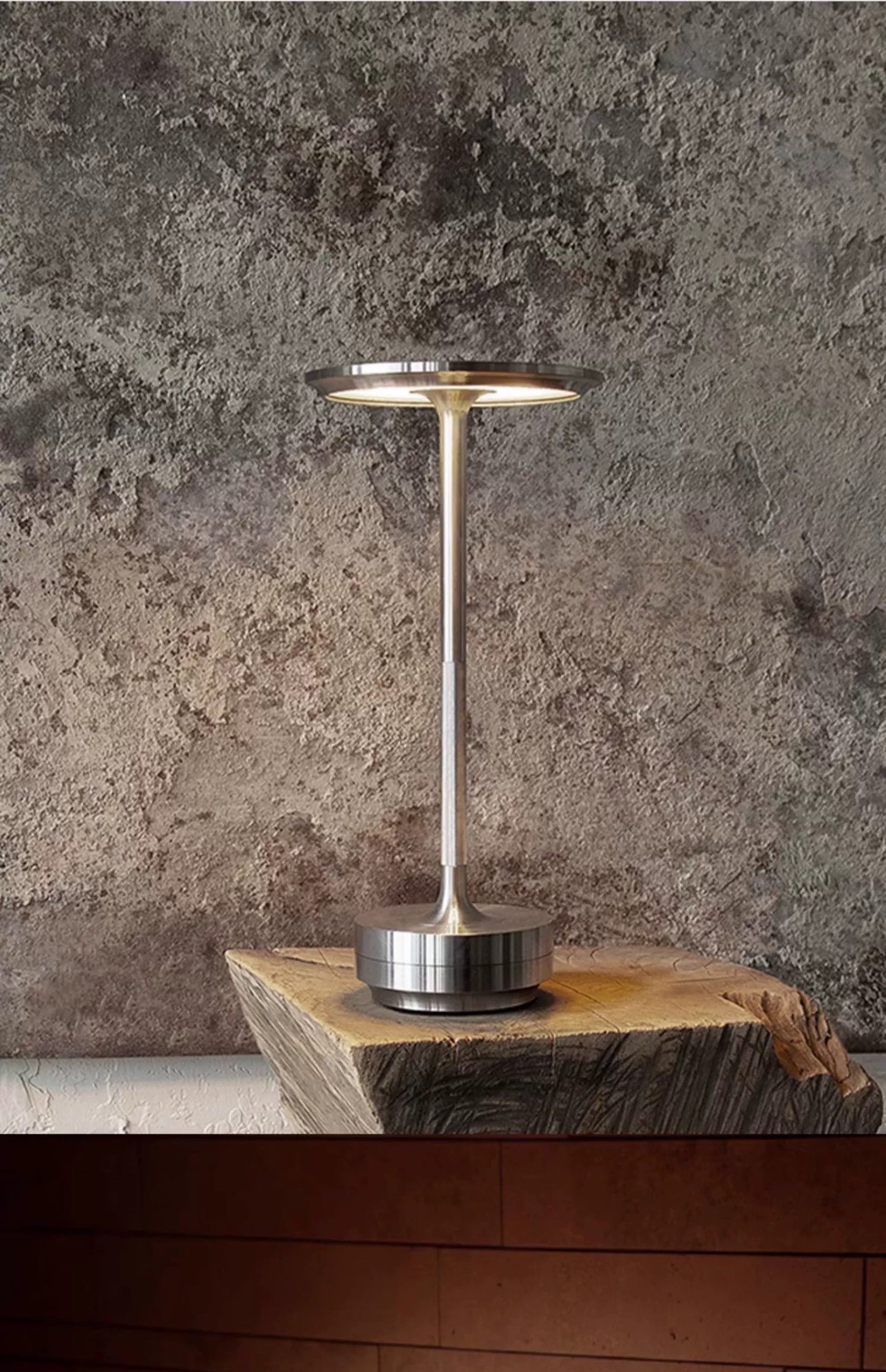 Elegance Touch - Luxe Aluminum Ambient Table Lamp