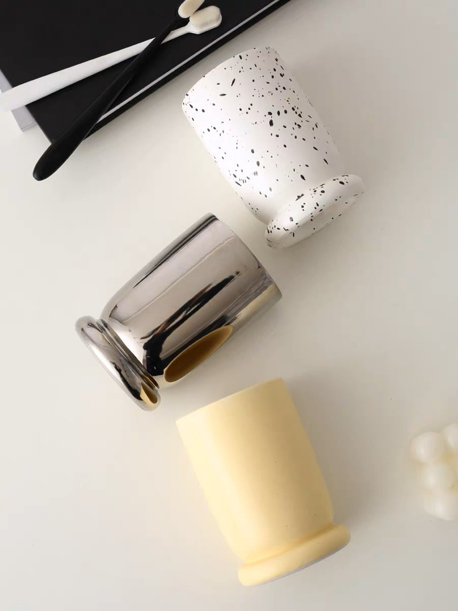 Geometric Elegance Toothbrush Cup