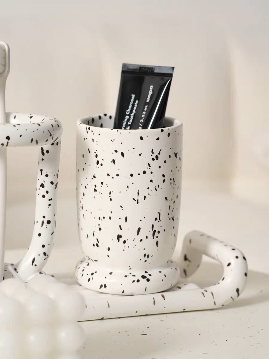 Geometric Elegance Toothbrush Cup