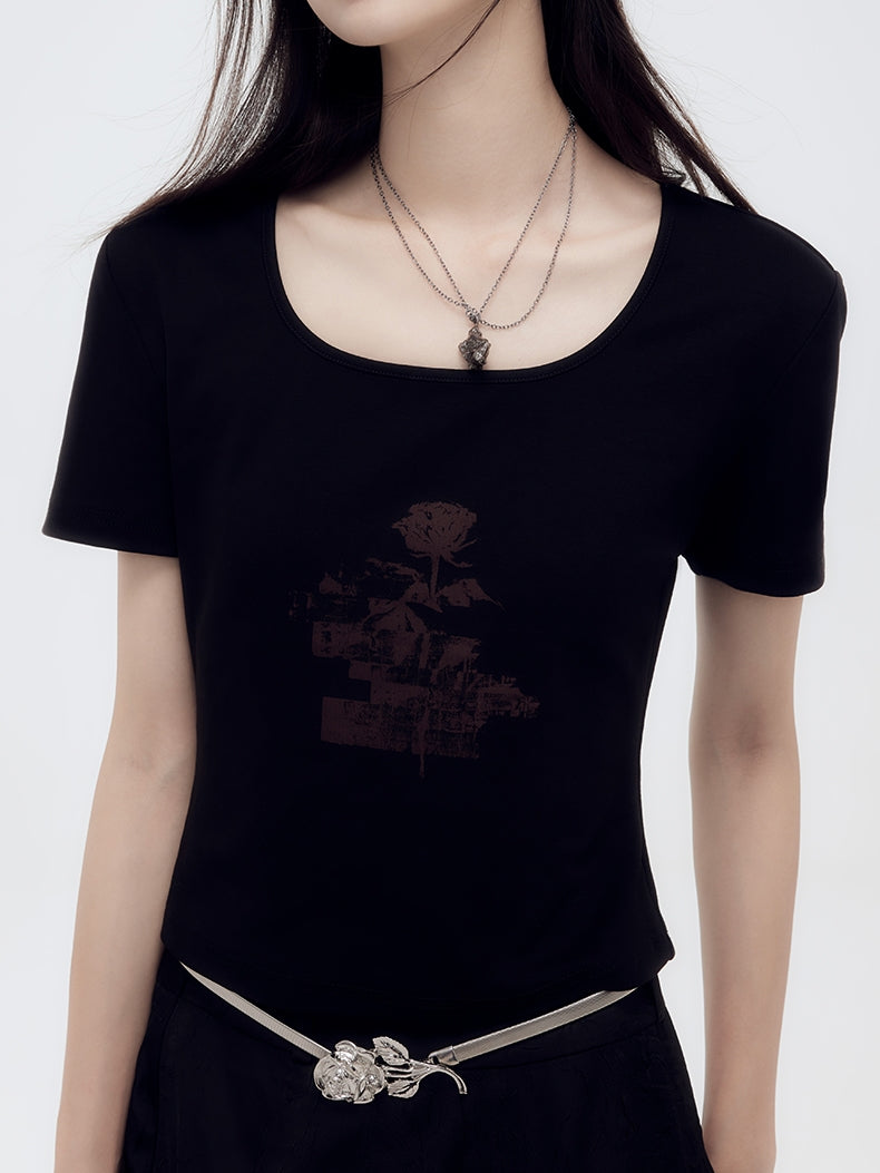 Rose Casual Chic U-Neck T-Shirt