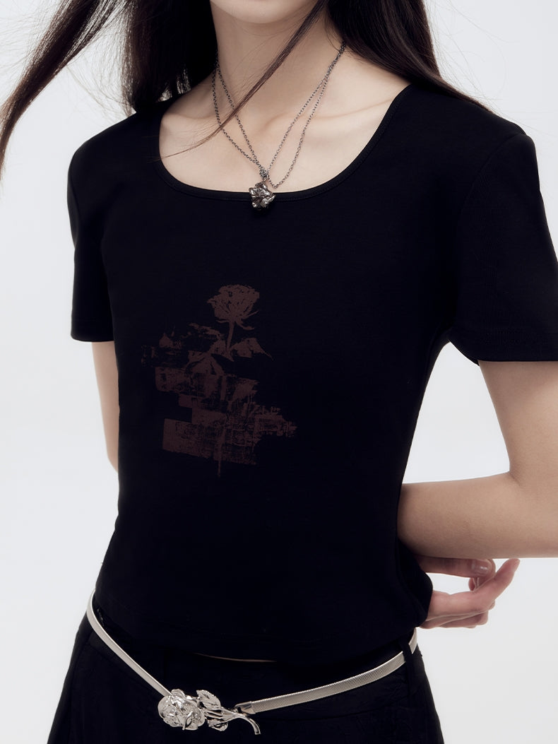 Rose Casual Chic U-Neck T-Shirt