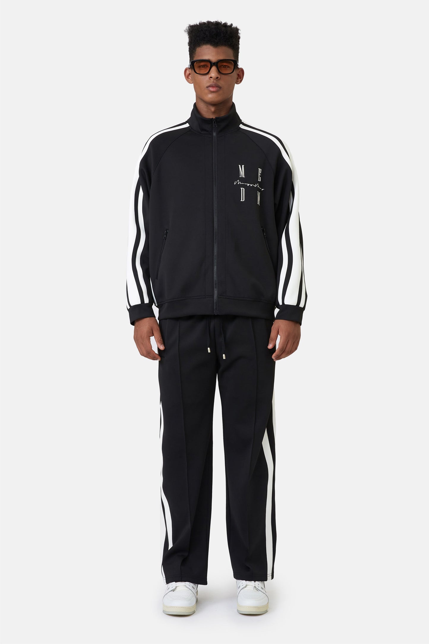 MEDM 트랙 재킷