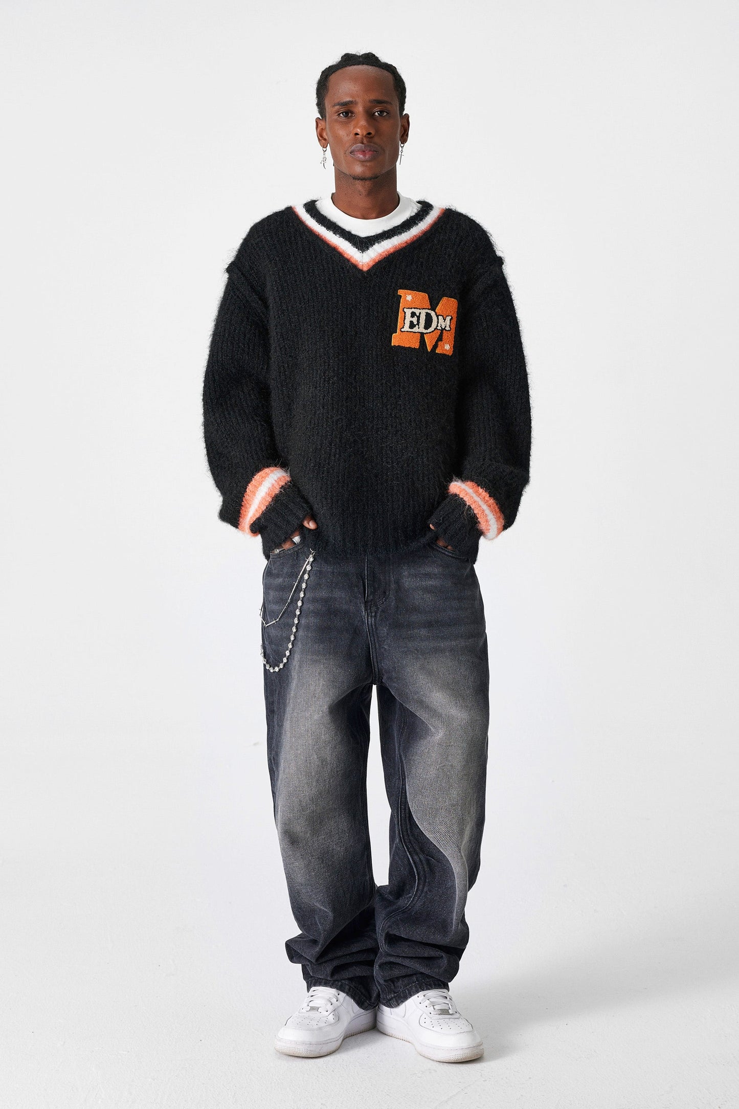 MEDM 브이넥 스웨터