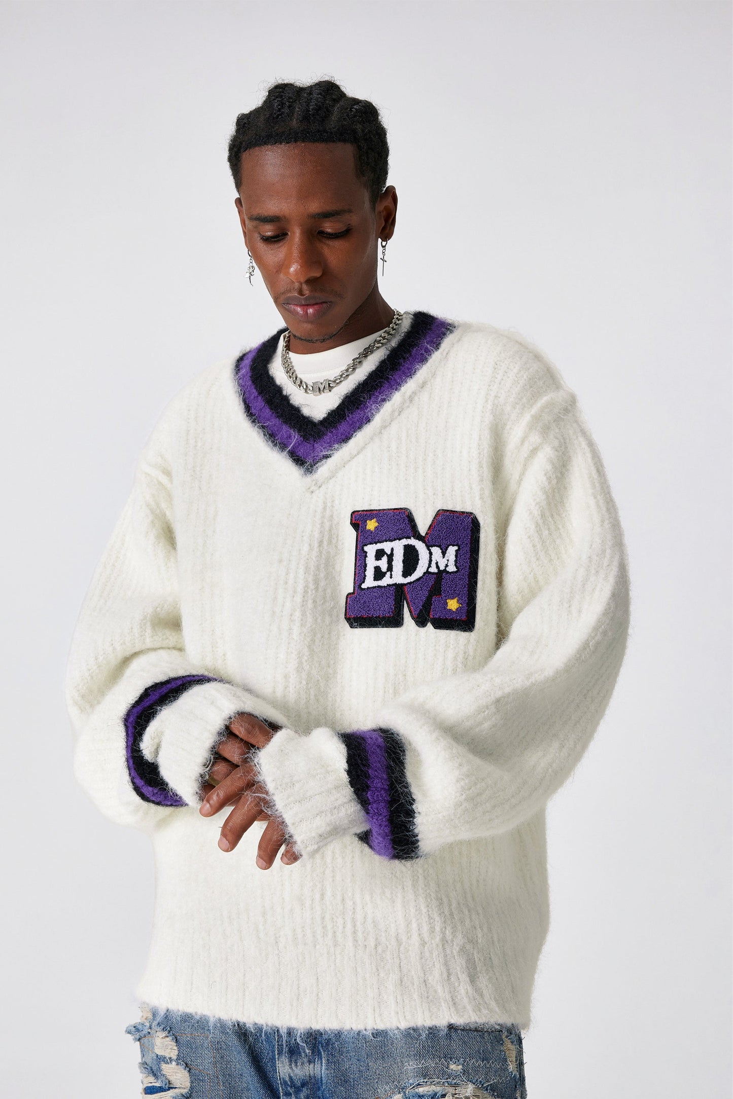 MEDM 브이넥 스웨터