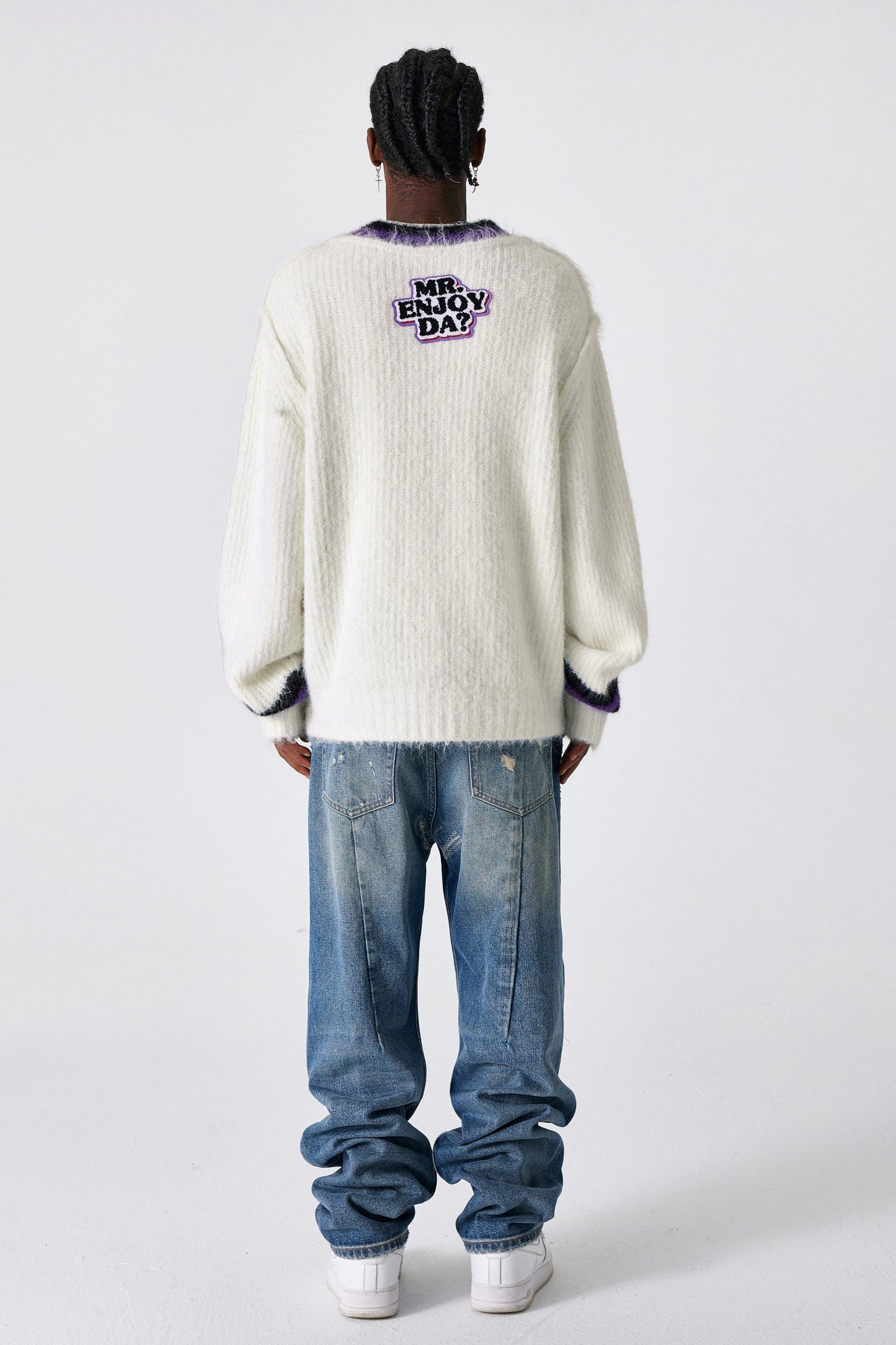 MEDM 브이넥 스웨터