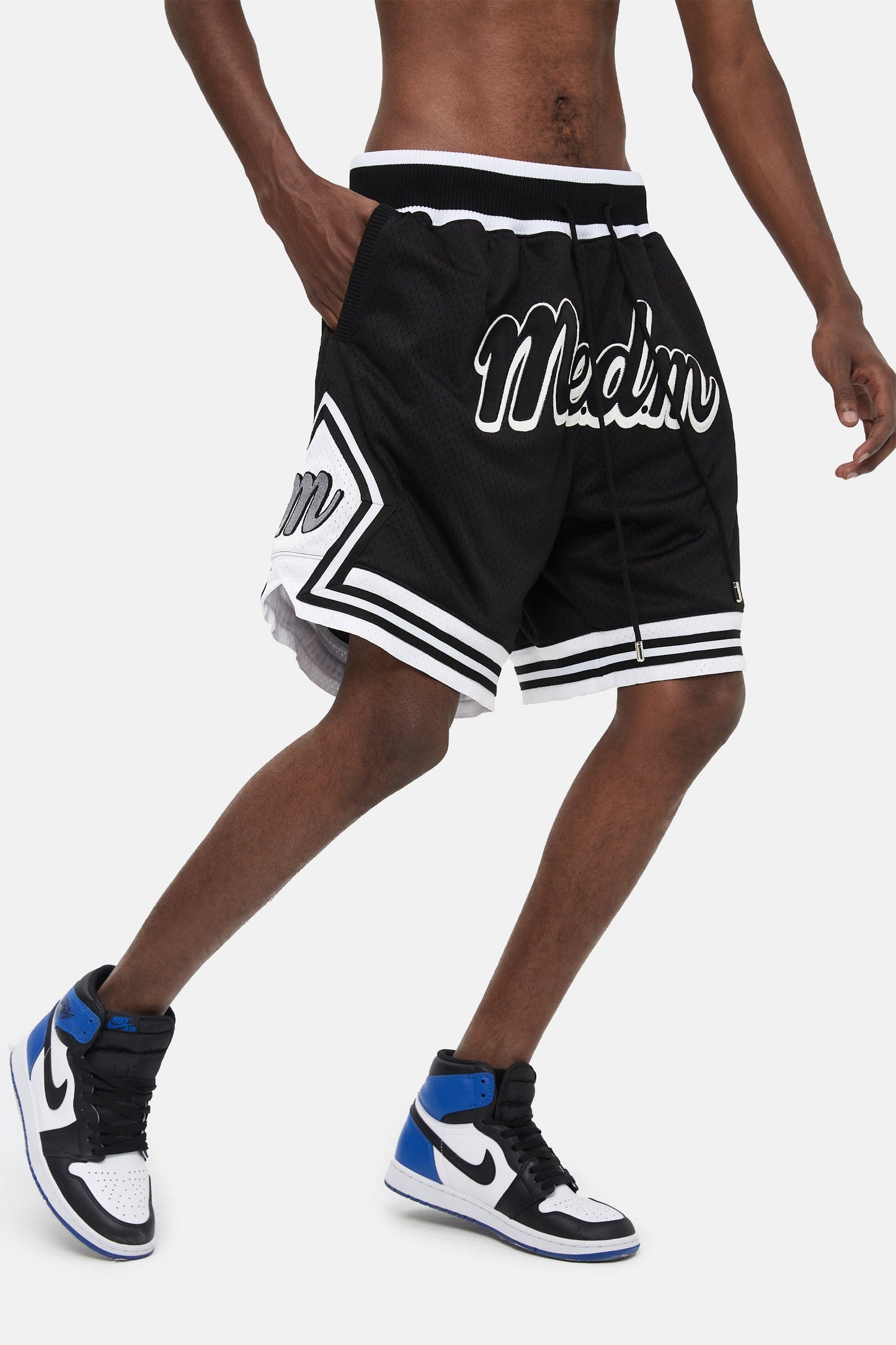 MEDM 자수 로고 쇼츠