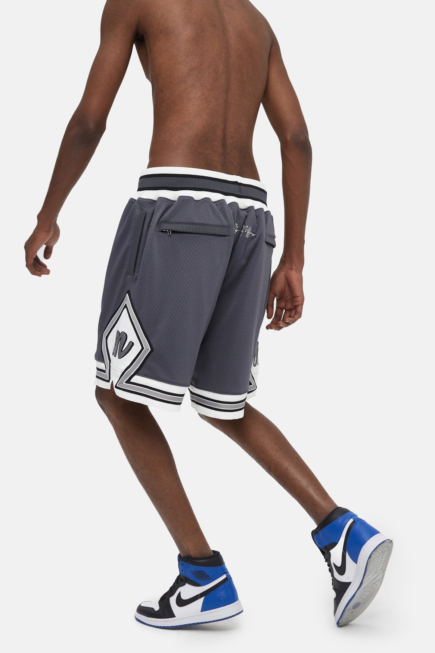 MEDM 자수 로고 쇼츠