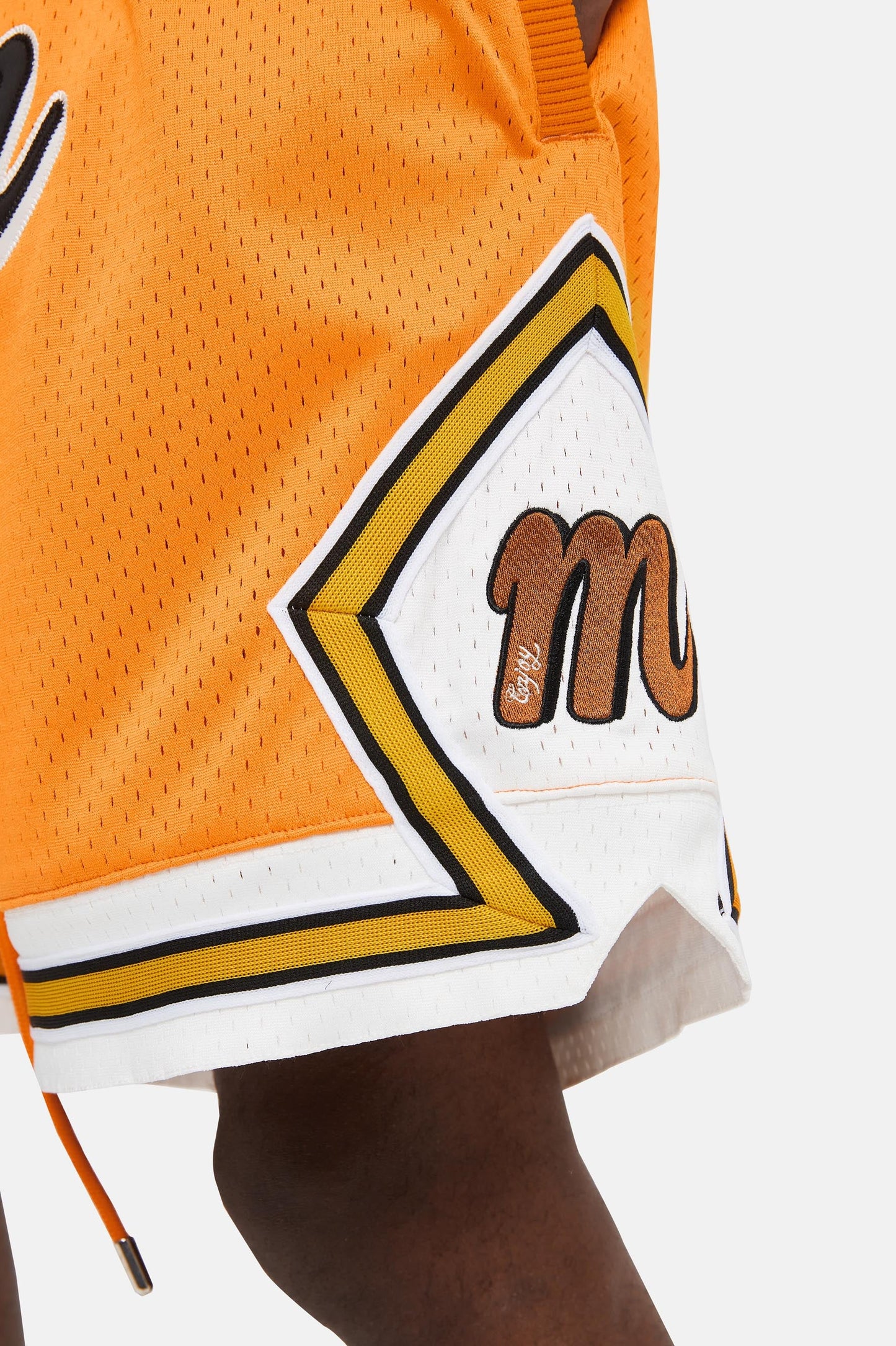 MEDM 자수 로고 쇼츠