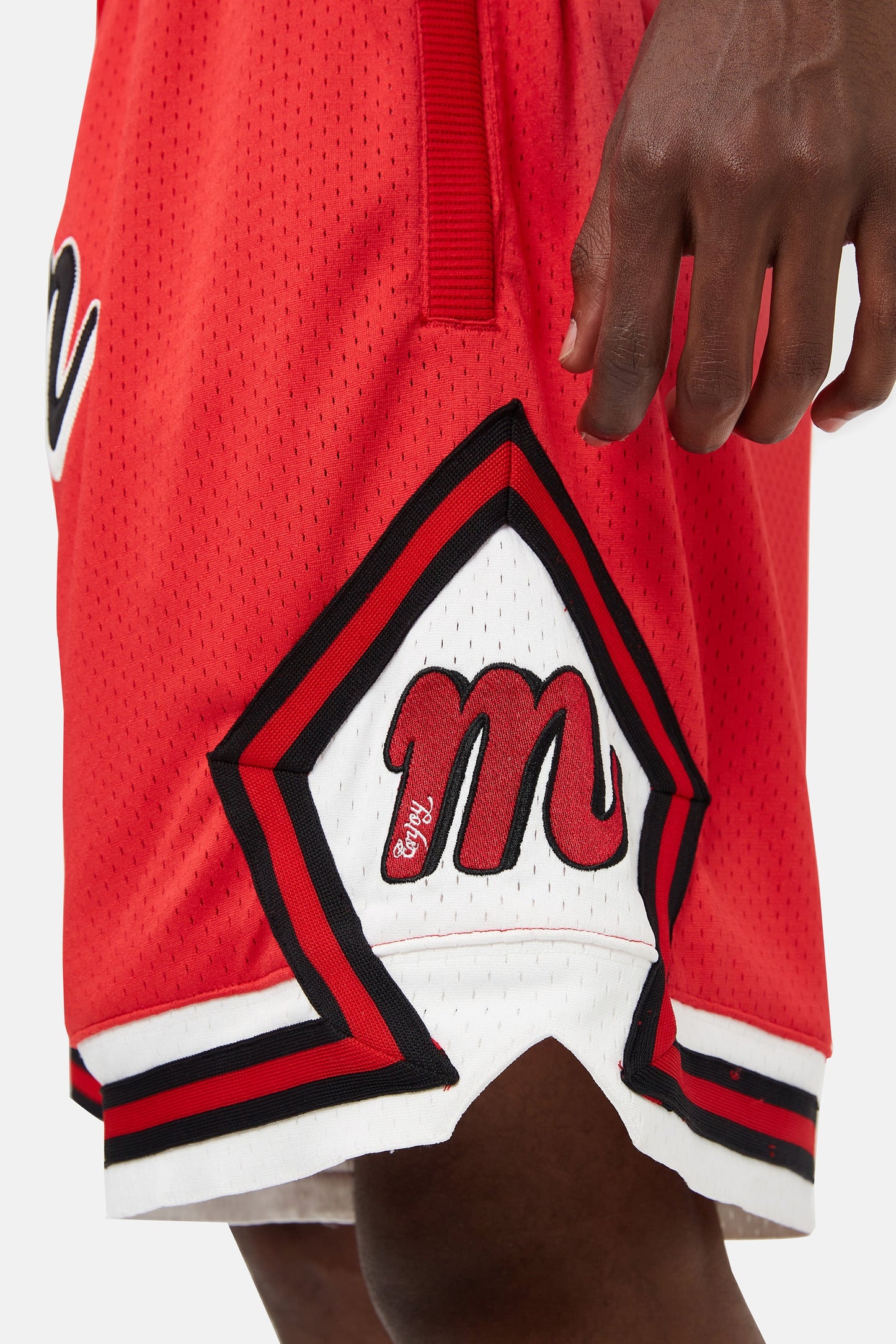 MEDM 자수 로고 쇼츠