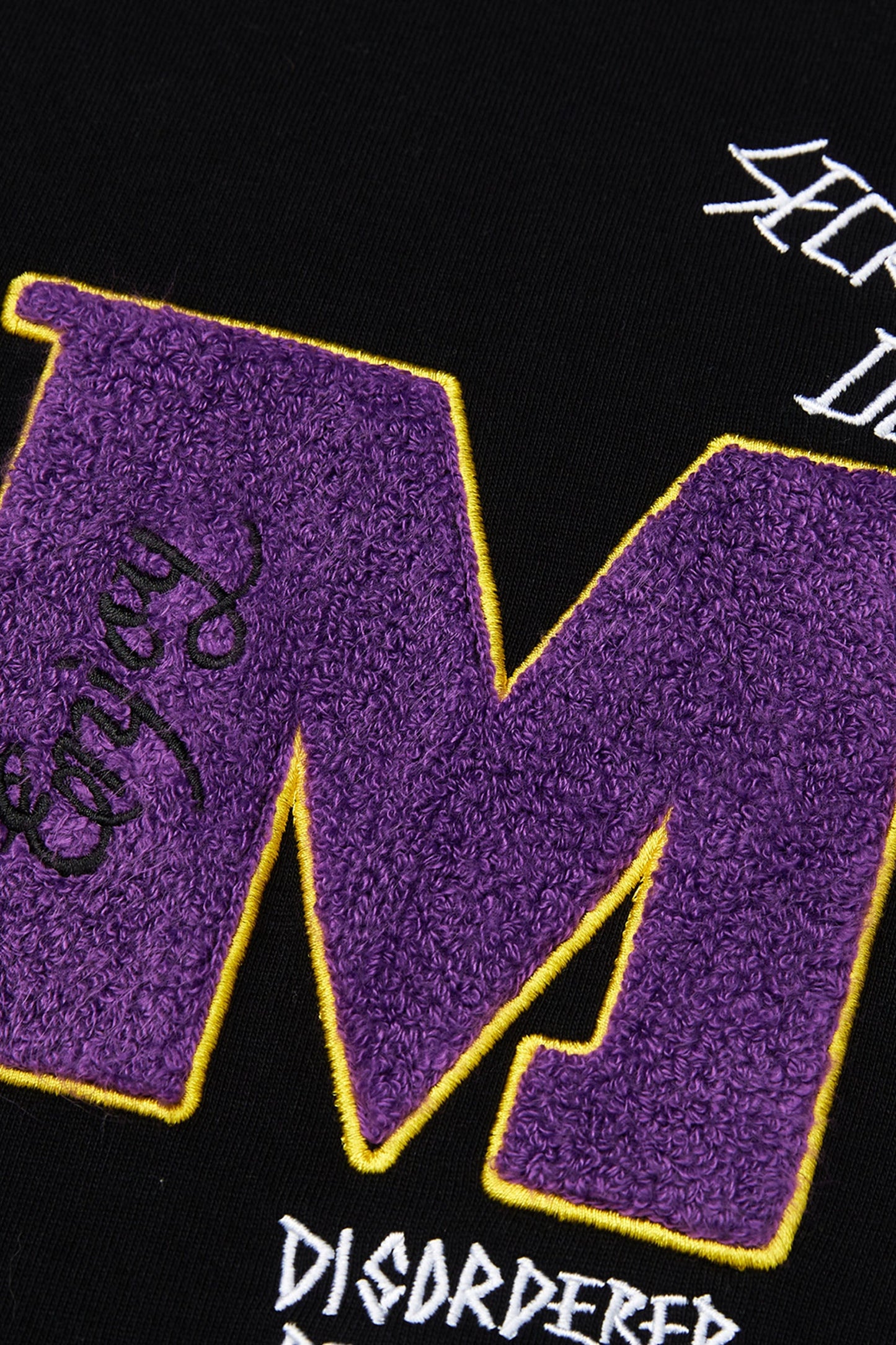 MEDM 자수 패치 티셔츠