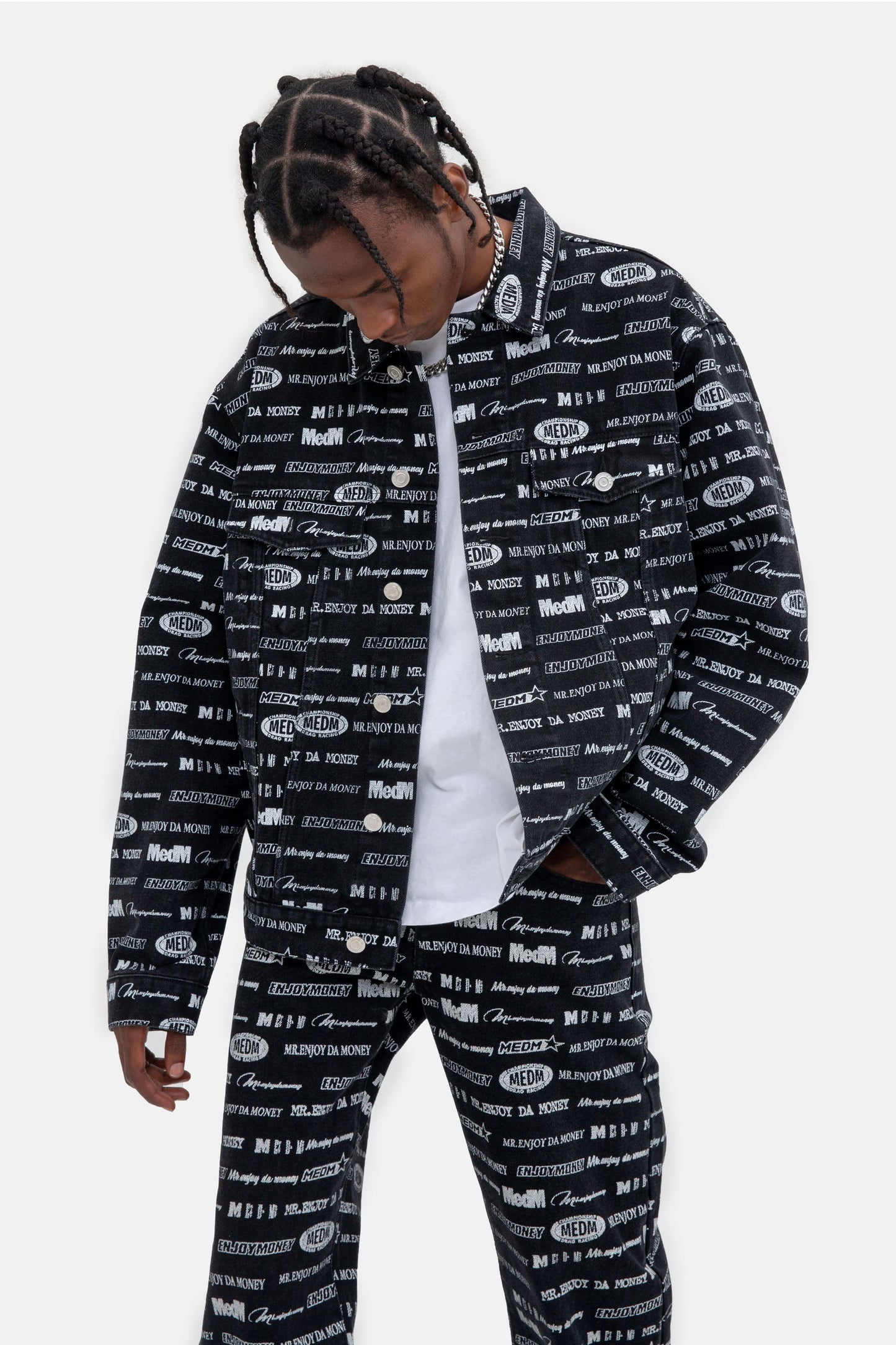 MEDM 로고 패턴 프린트 블랙 데님 재킷