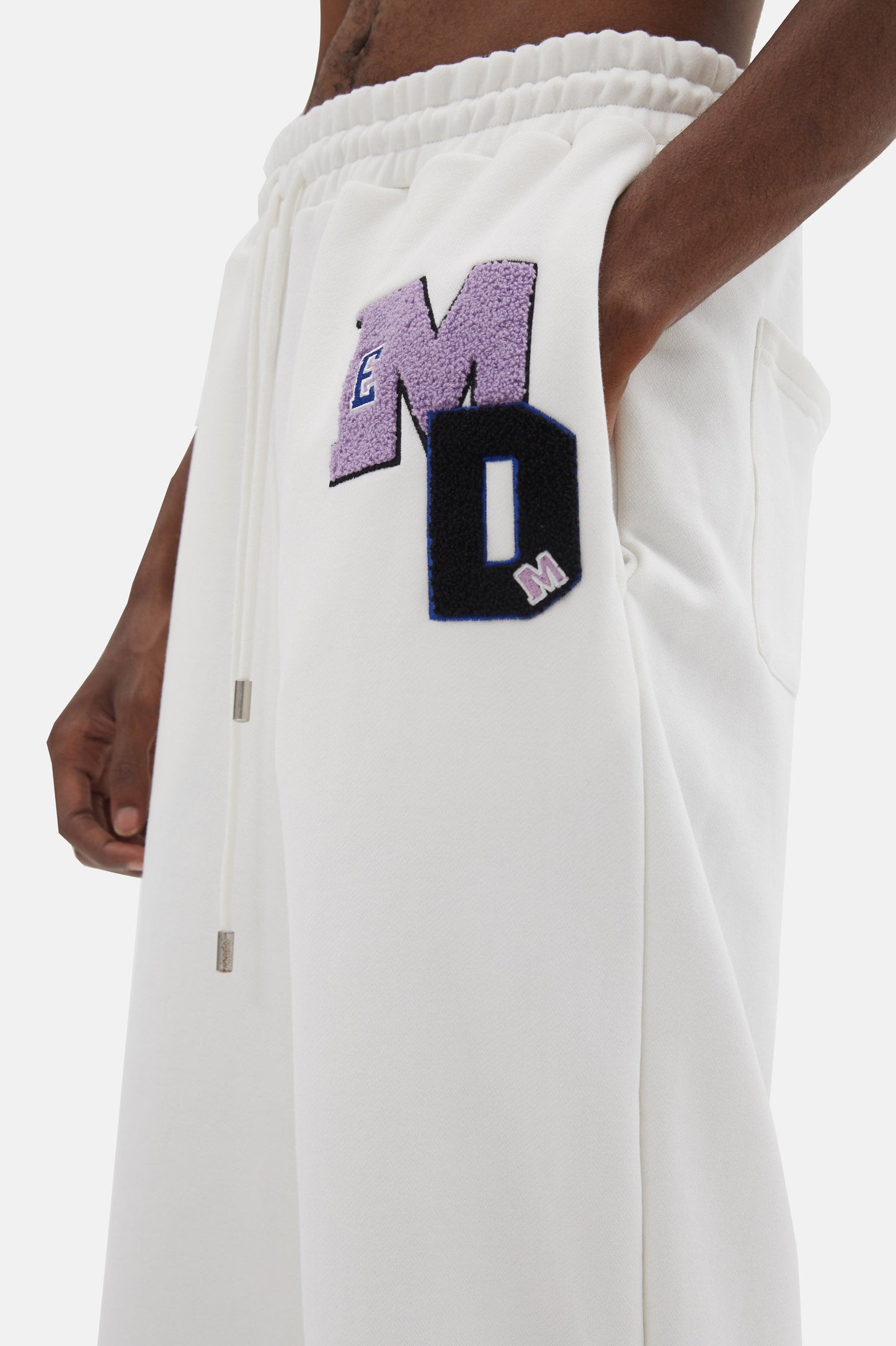 MEDM 자수 로고 스웻팬츠