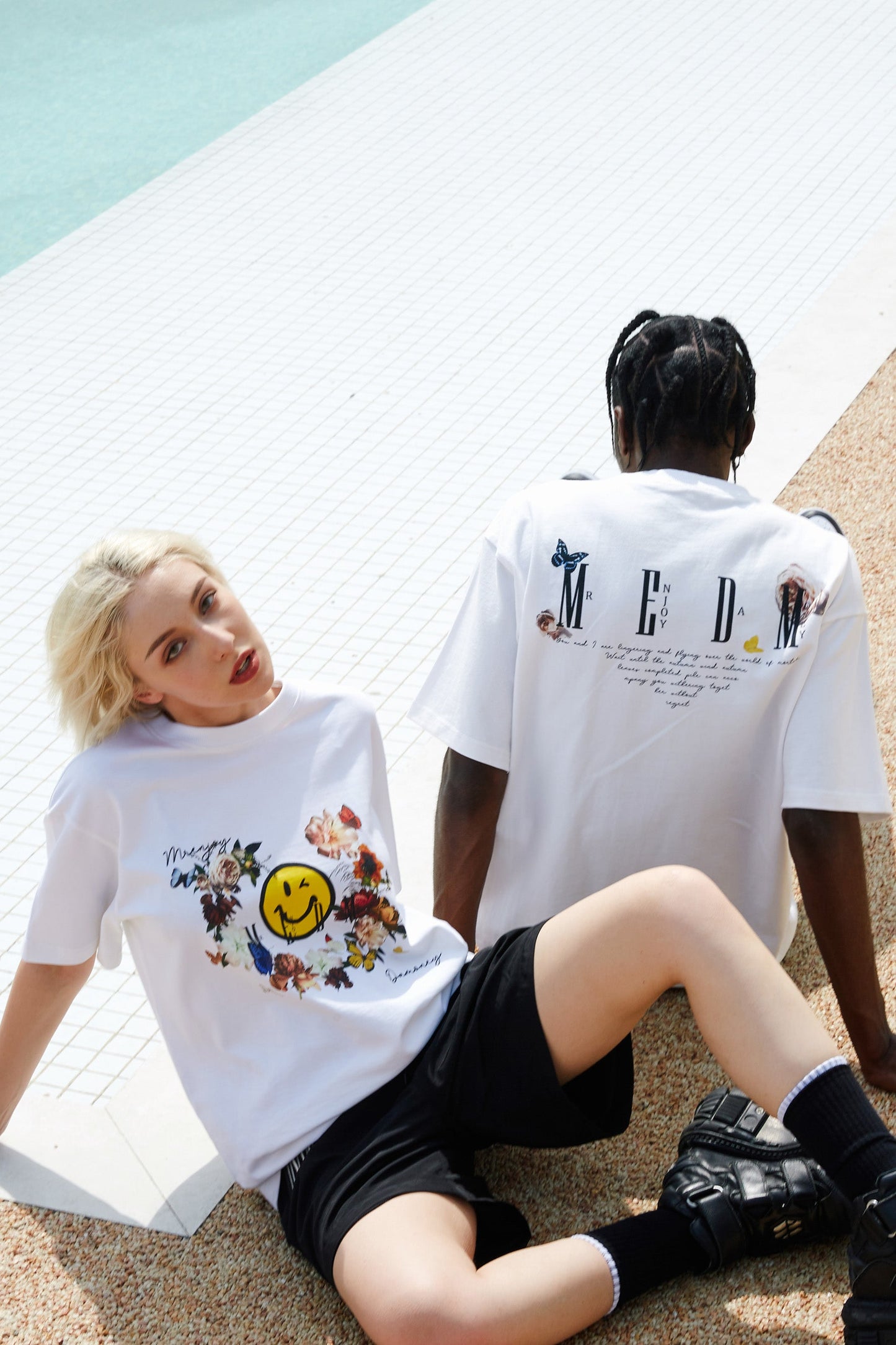 MEDM 스마일리 티셔츠