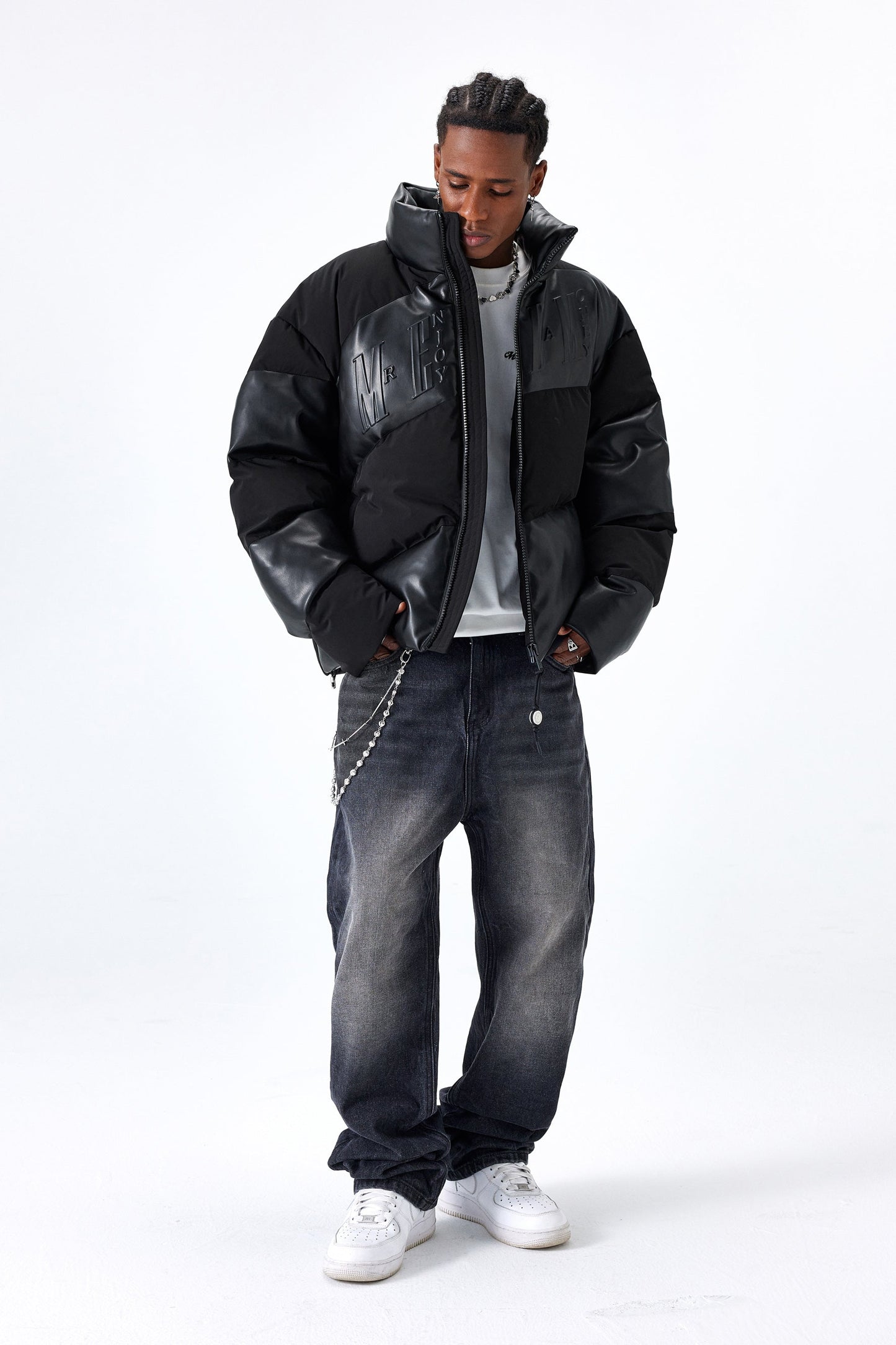 MEDM 엠보싱 로고 다운 재킷