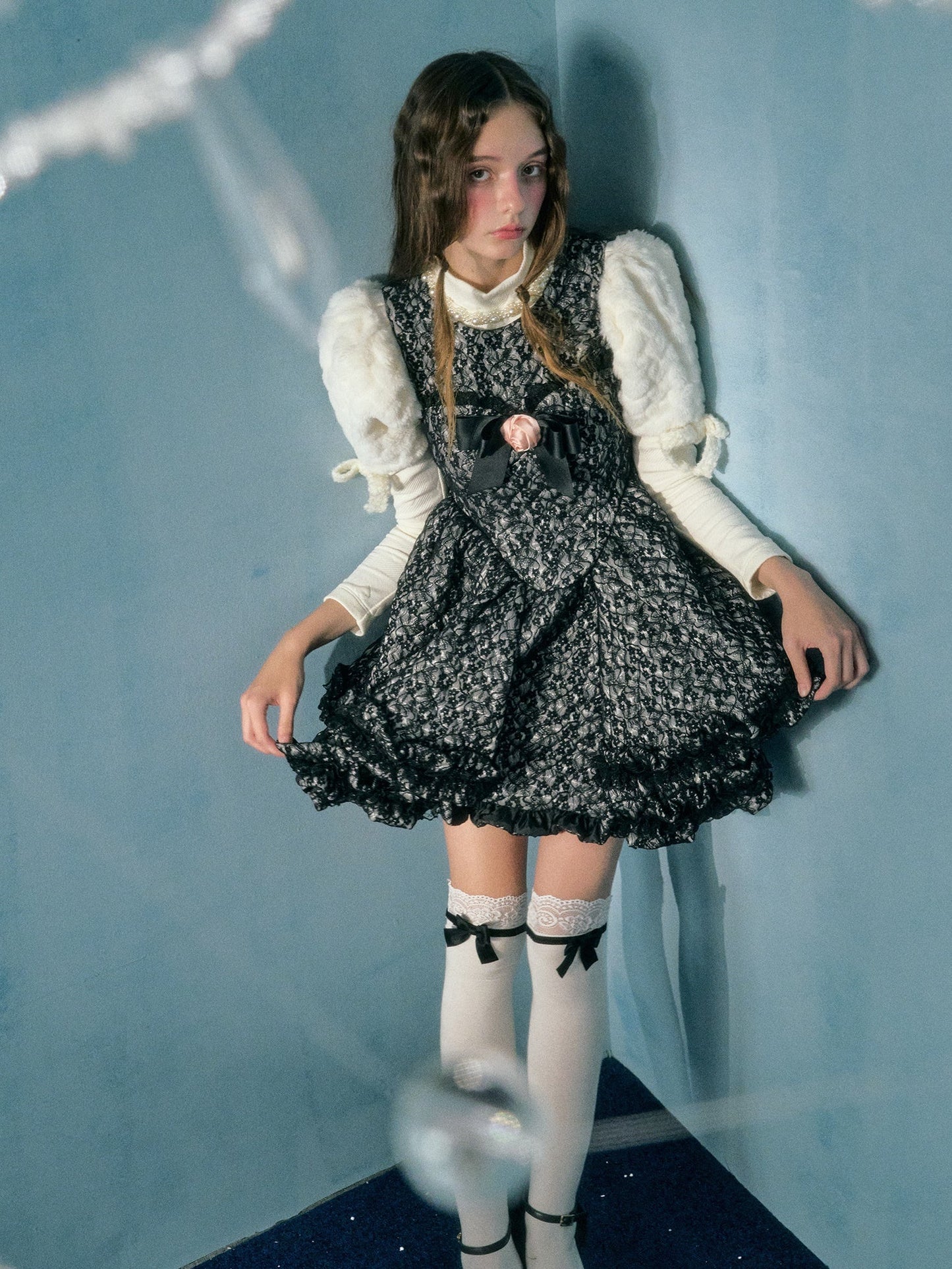 레이스 퀼팅 보우 플라워 브로치 선드레스 &amp; 퍼프 슬리브 탑