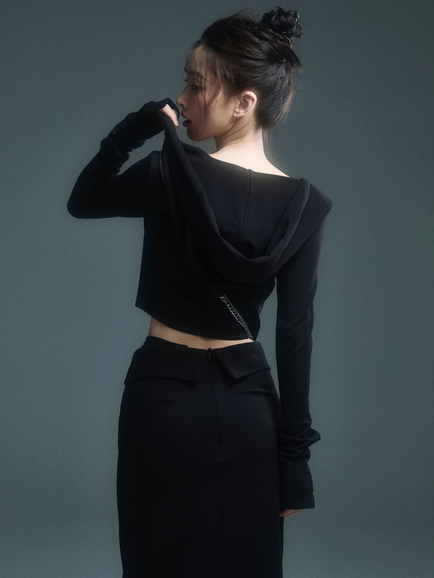 로우 웨이스트 슬림핏 스커트