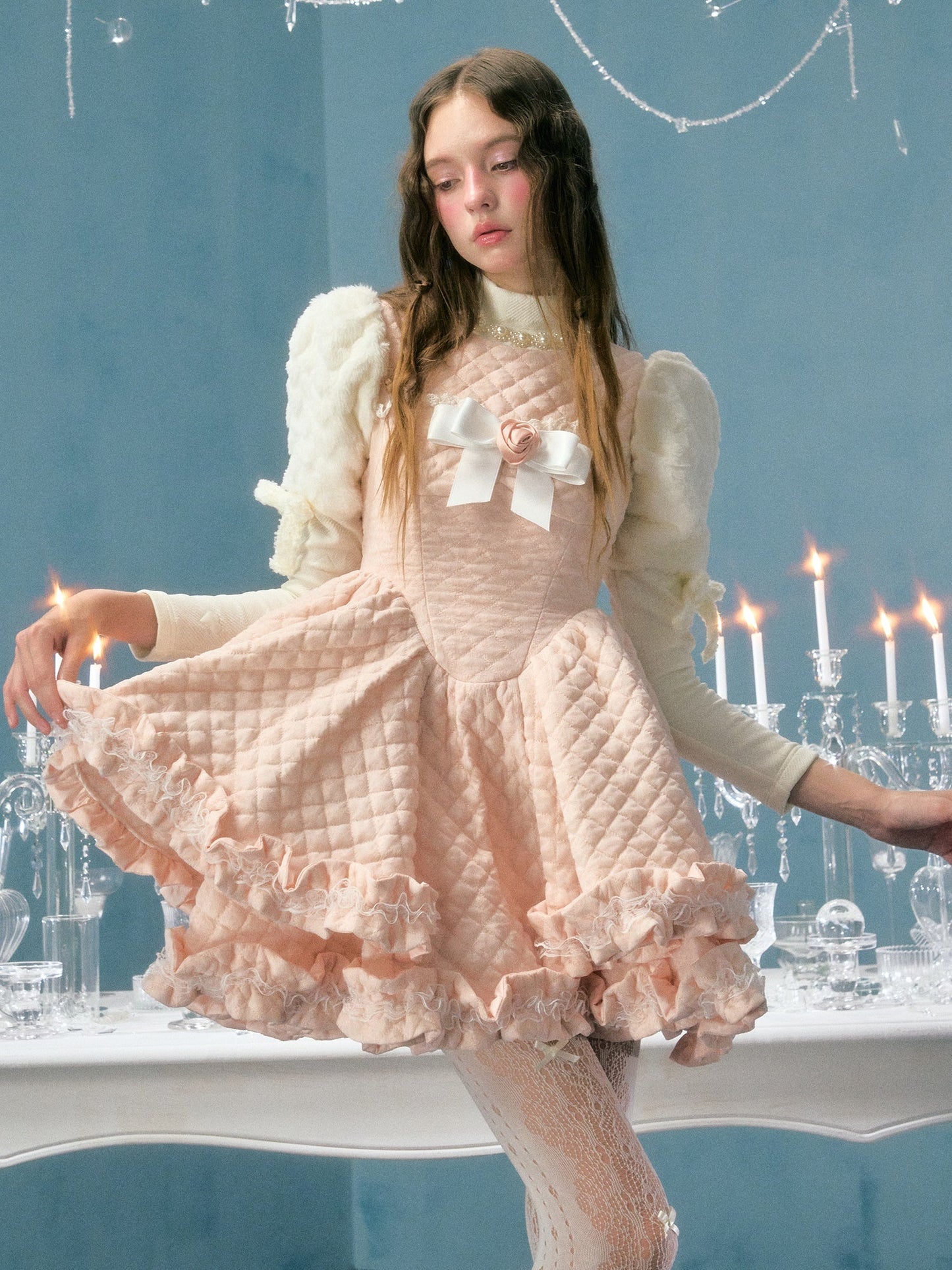 레이스 퀼팅 보우 플라워 브로치 선드레스 &amp; 퍼프 슬리브 탑