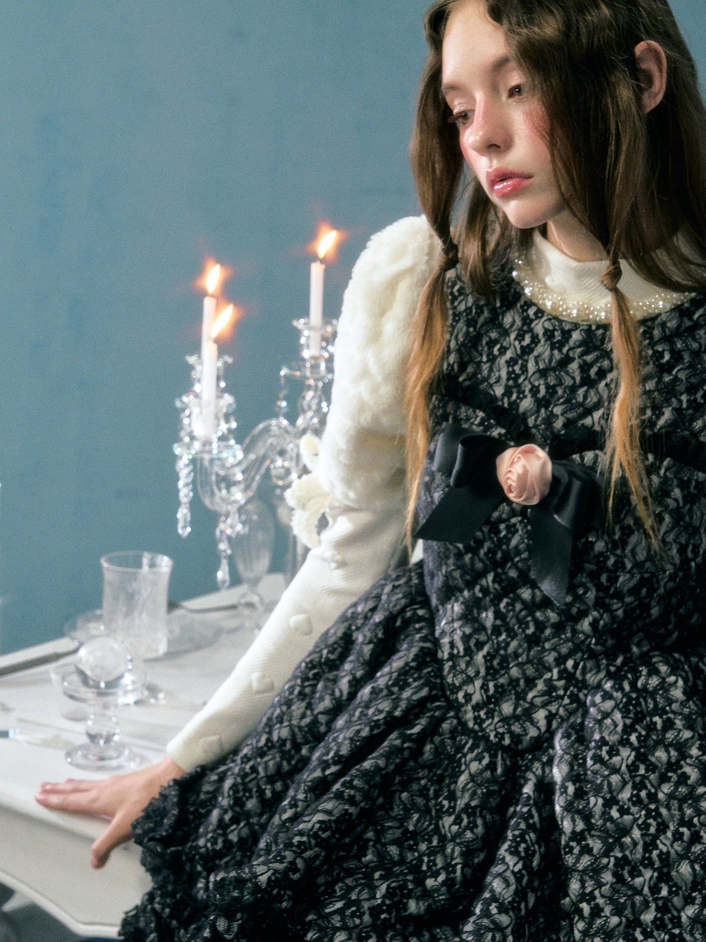 레이스 퀼팅 보우 플라워 브로치 선드레스 &amp; 퍼프 슬리브 탑