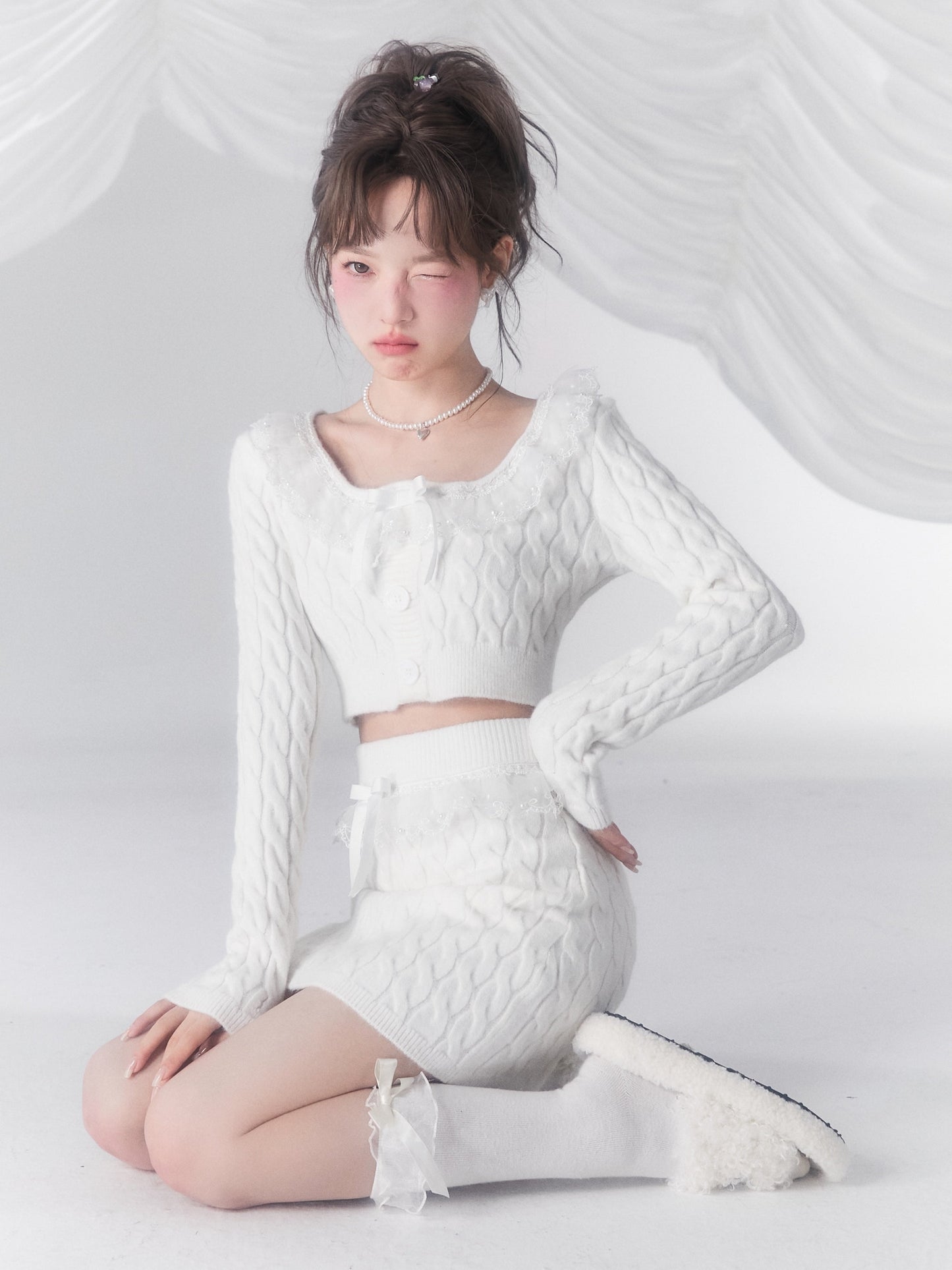 레이스 쇼트 스웨터 &amp; 스커트