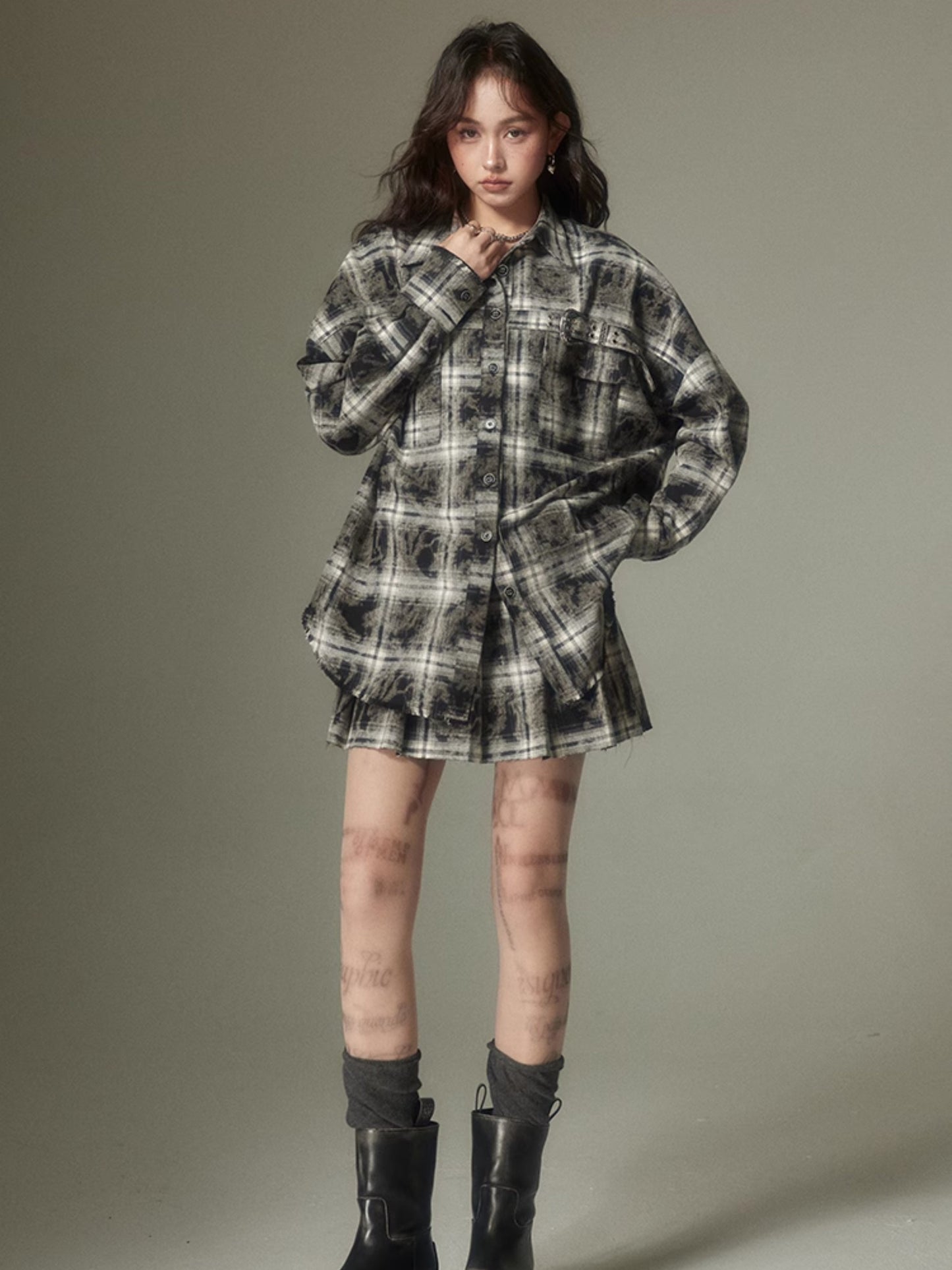 Plaid Loose Long Sleeve Shirt ＆ Pleated Skirt