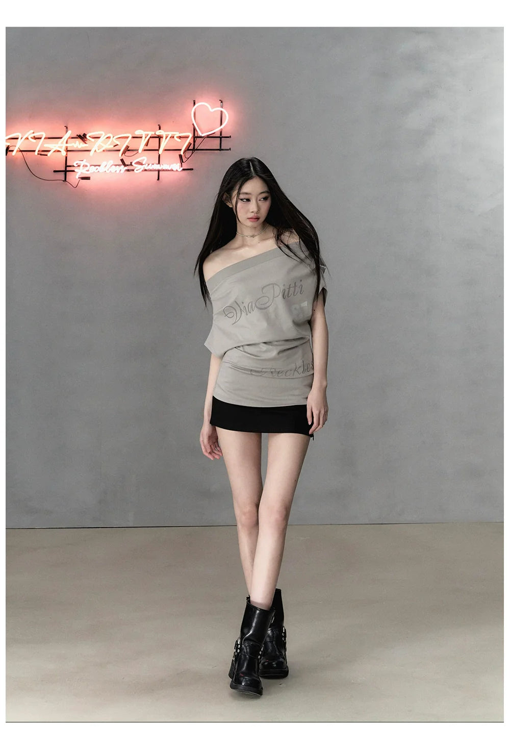 Champagne Grey One-shoulder Letter Printed Blouse