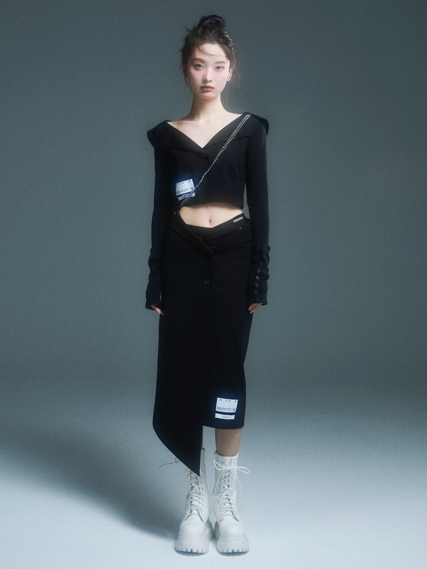 로우 웨이스트 슬림핏 스커트