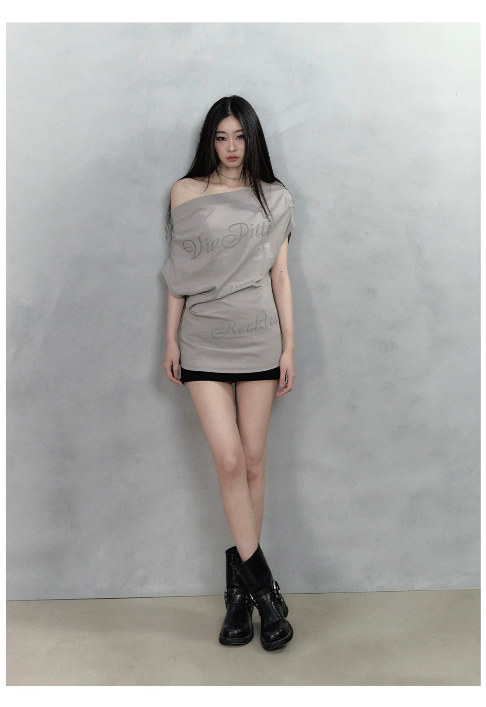 Champagne Grey One-shoulder Letter Printed Blouse