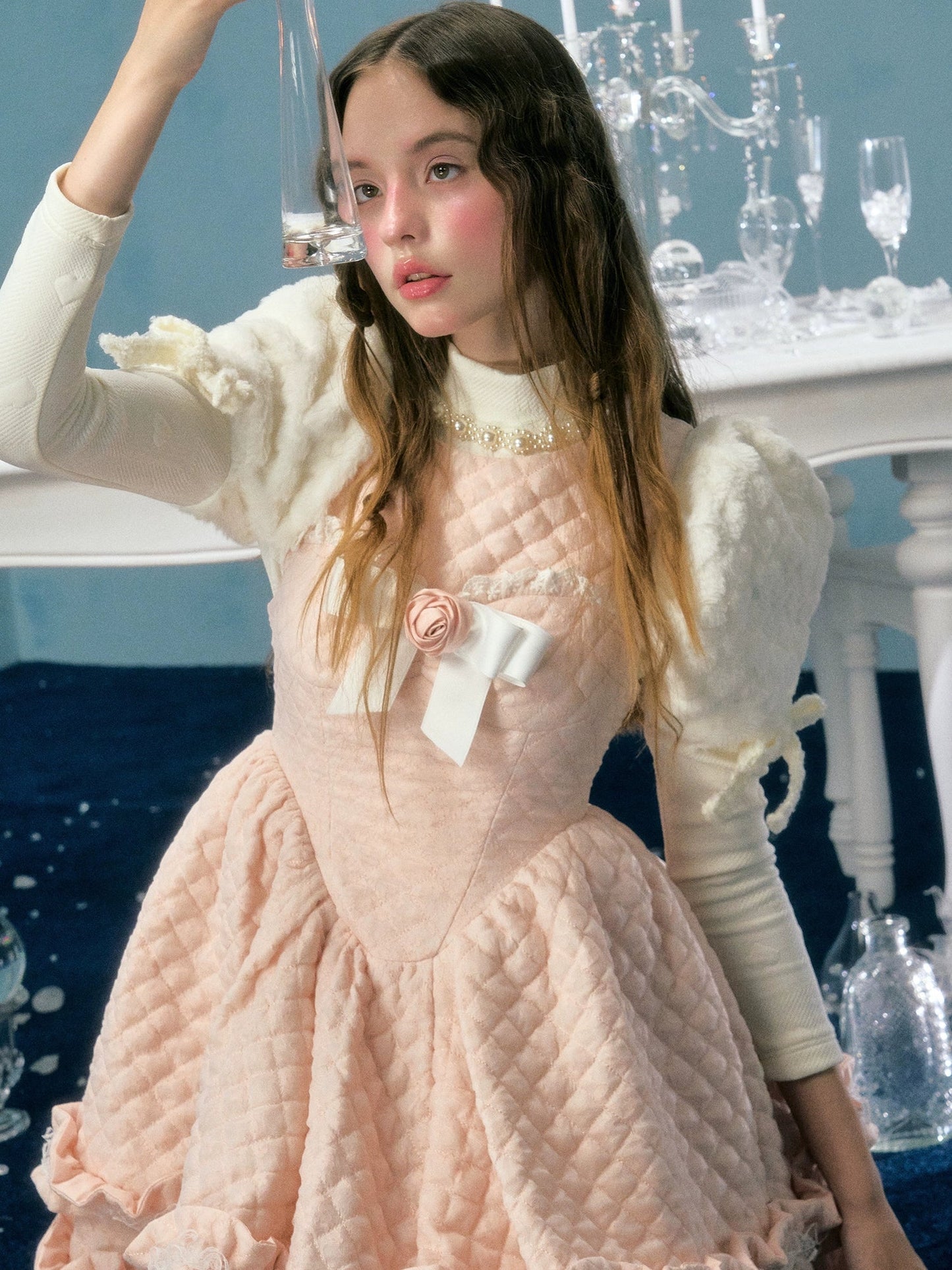 레이스 퀼팅 보우 플라워 브로치 선드레스 &amp; 퍼프 슬리브 탑