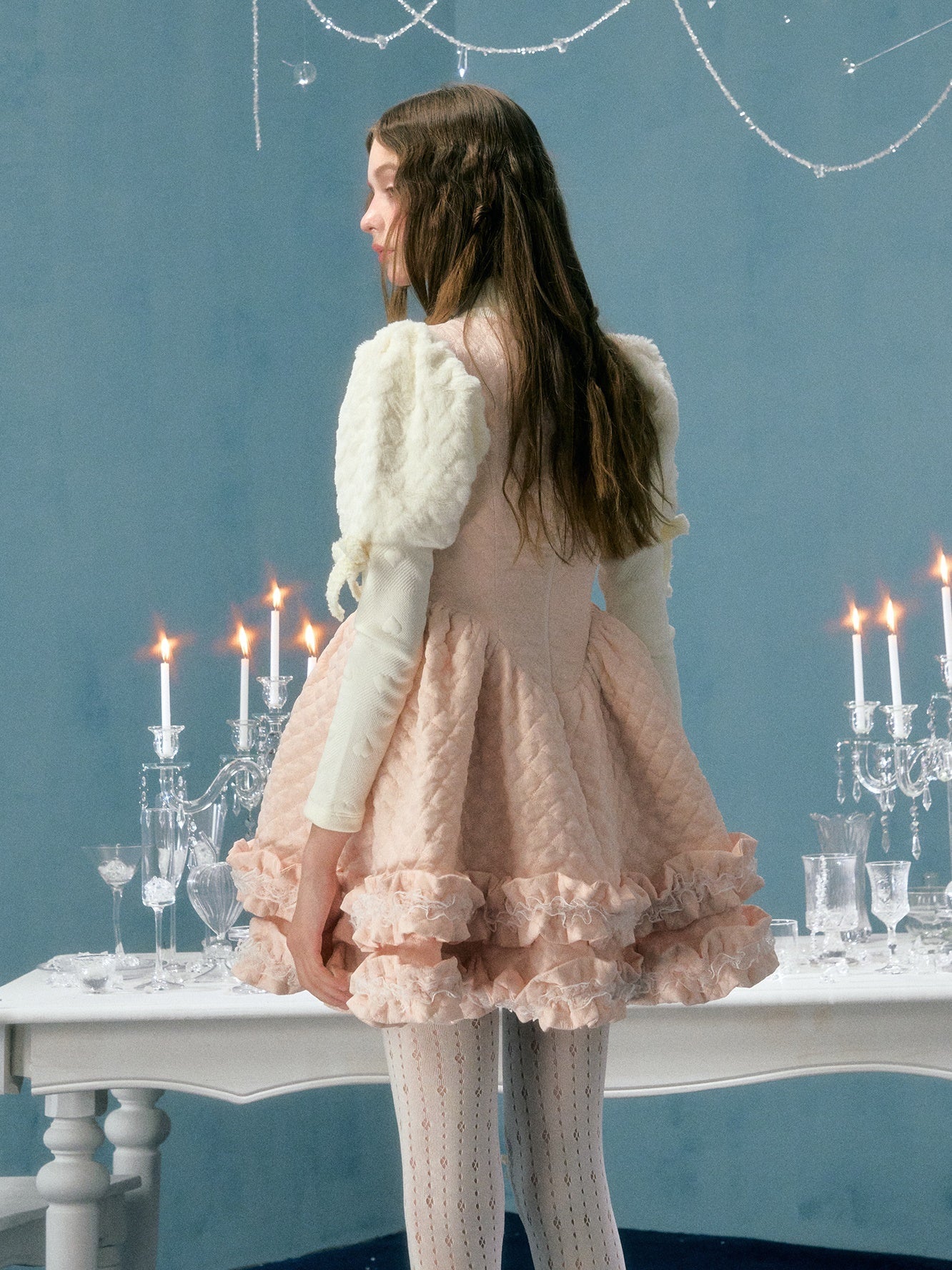 레이스 퀼팅 보우 플라워 브로치 선드레스 &amp; 퍼프 슬리브 탑