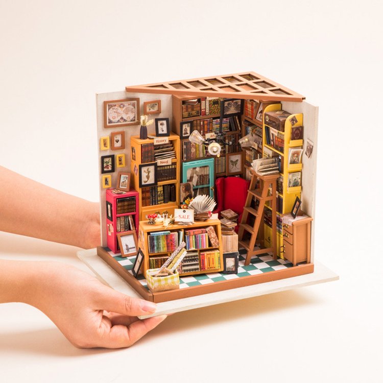 Miniature Dollhouse- Sam's Study