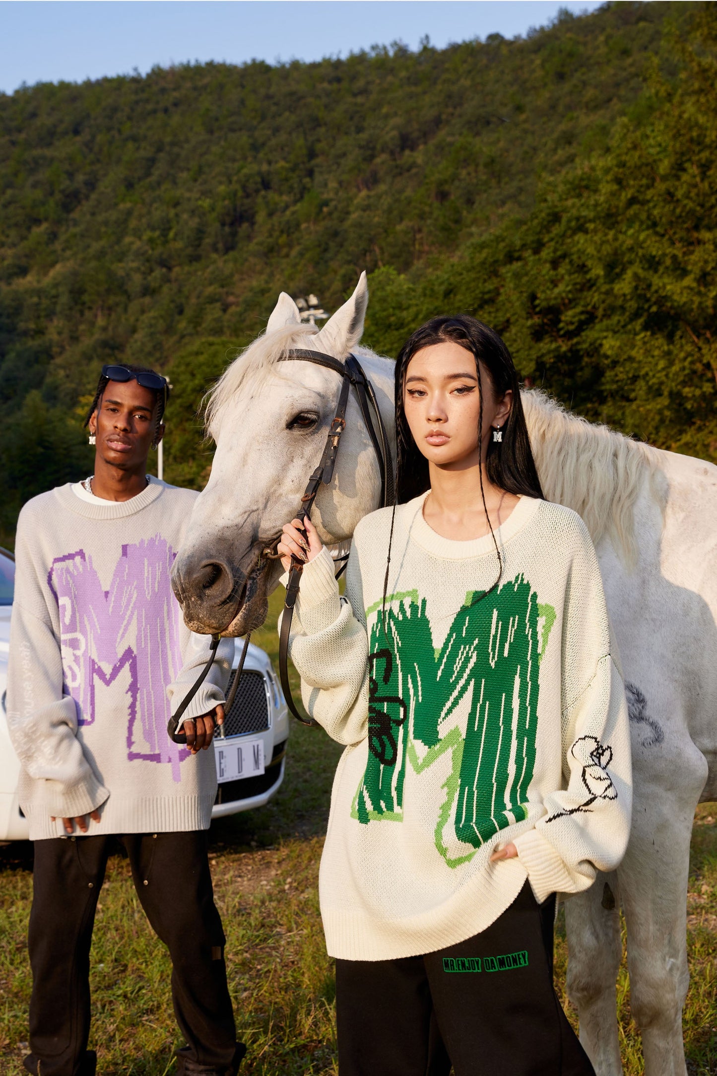 MEDM 페인트 레터 스웨터