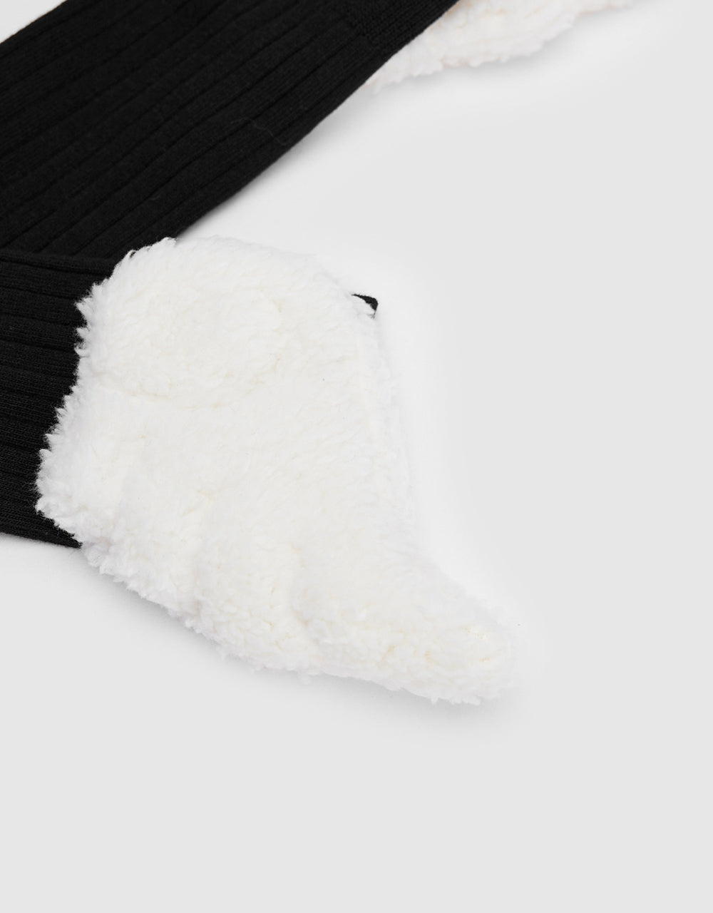 Fluffy Wing Décor Mid-Length Socks