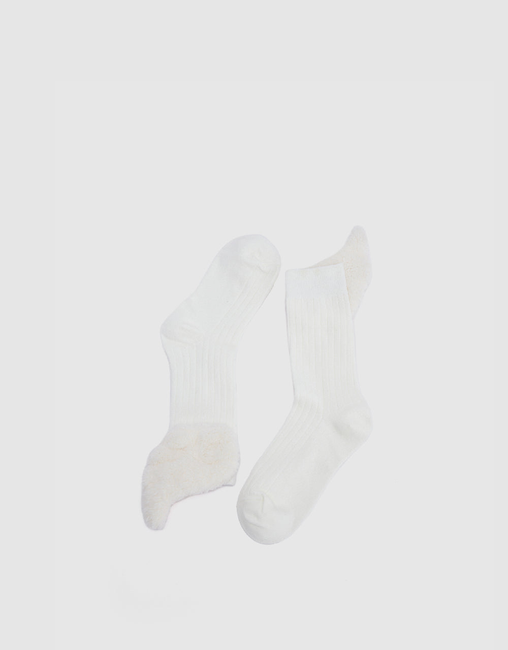 Fluffy Wing Décor Mid-Length Socks