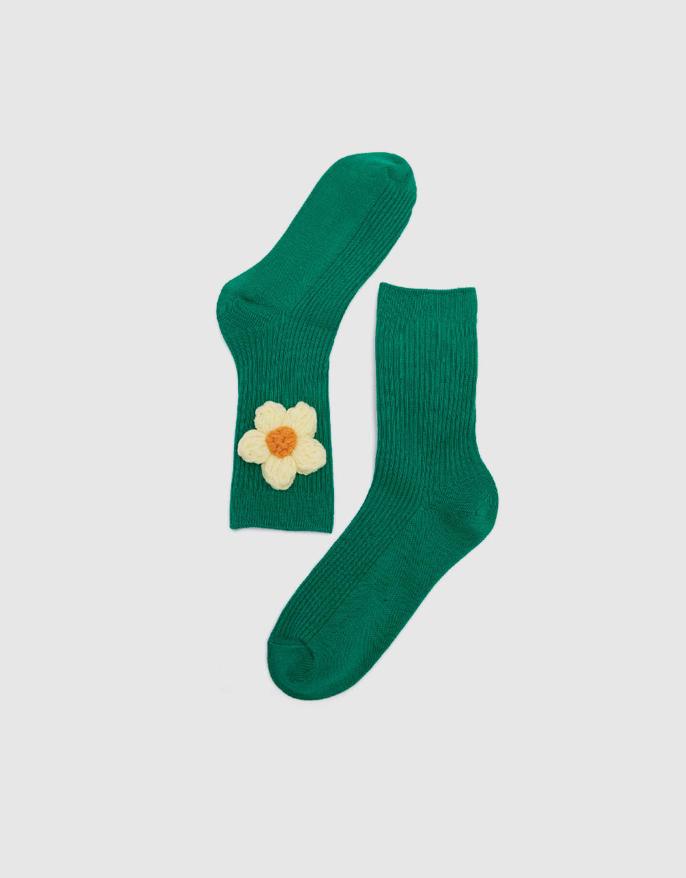 Flower Attached Mid-Length Socks