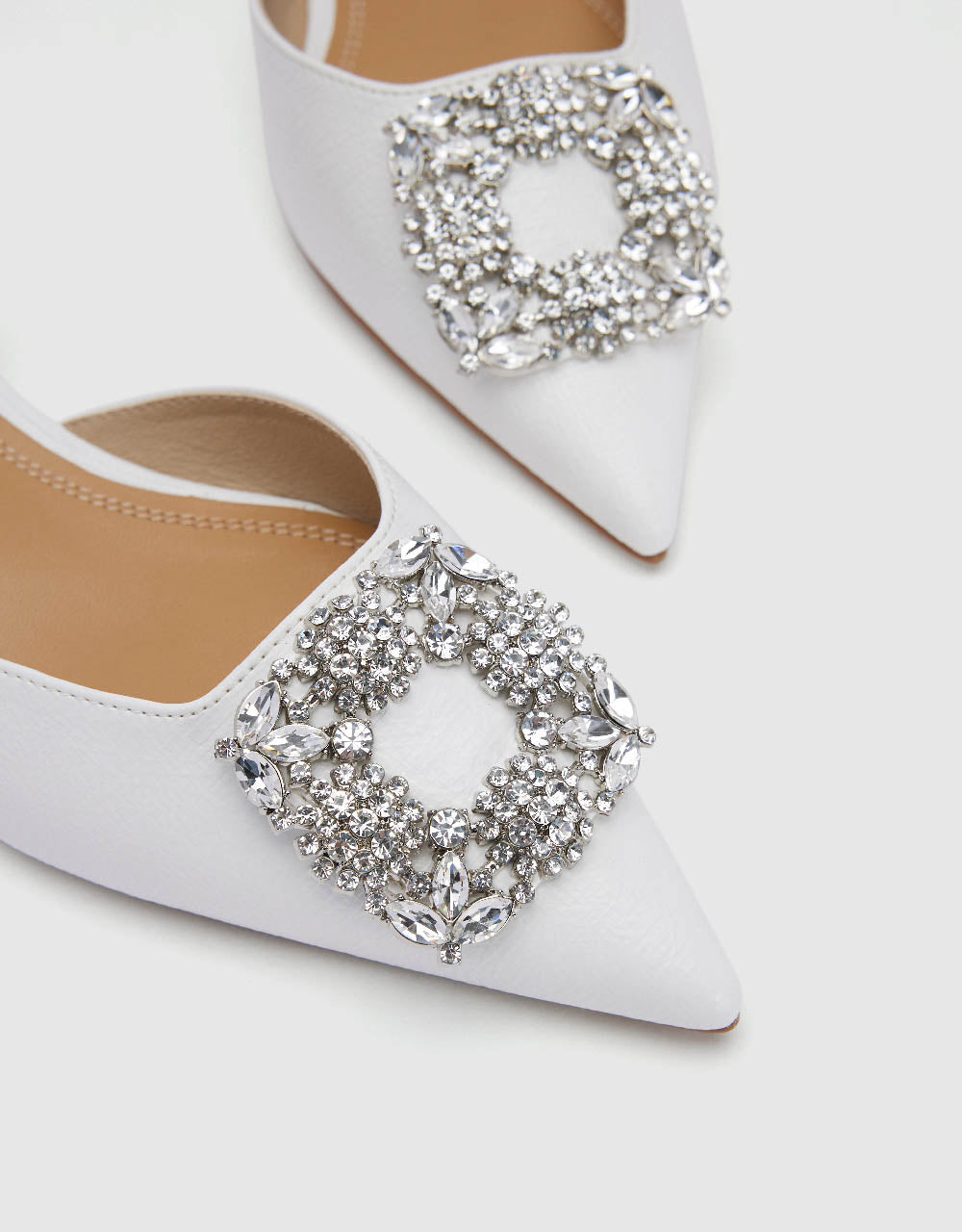 Rhinestone Buckle Décor Pointed Toe Slingbacks