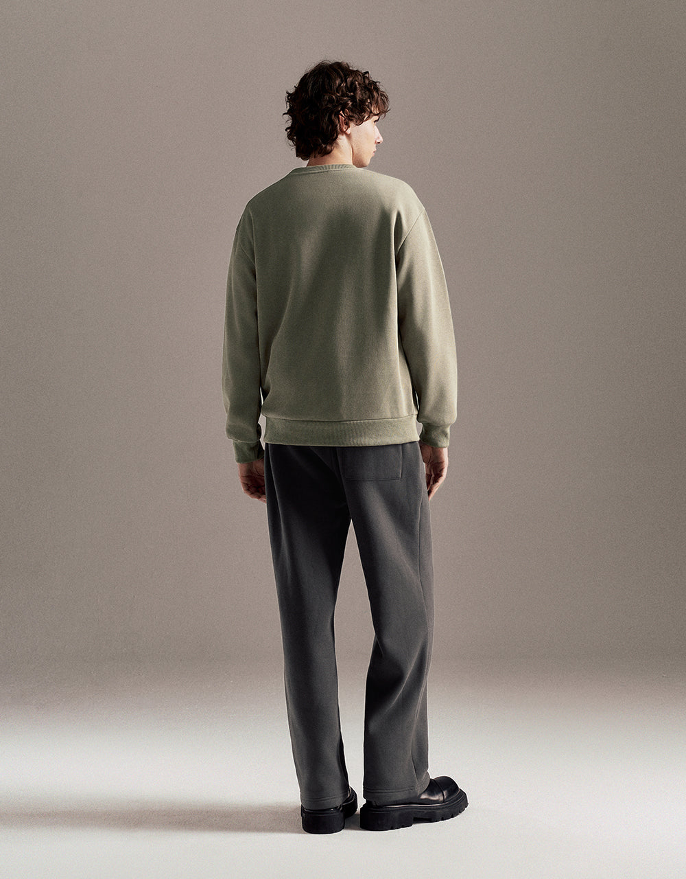 Letter Embossed Loose Sweatshirt