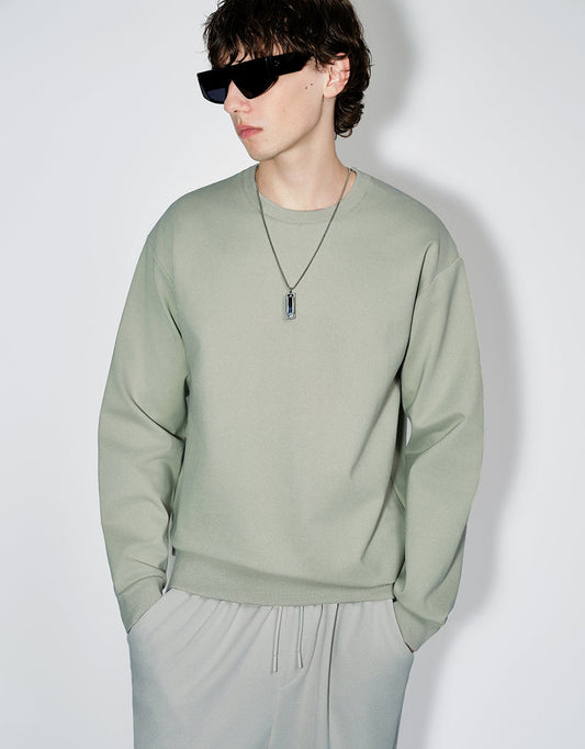 Crew Neck Sweatshirt With Necklace