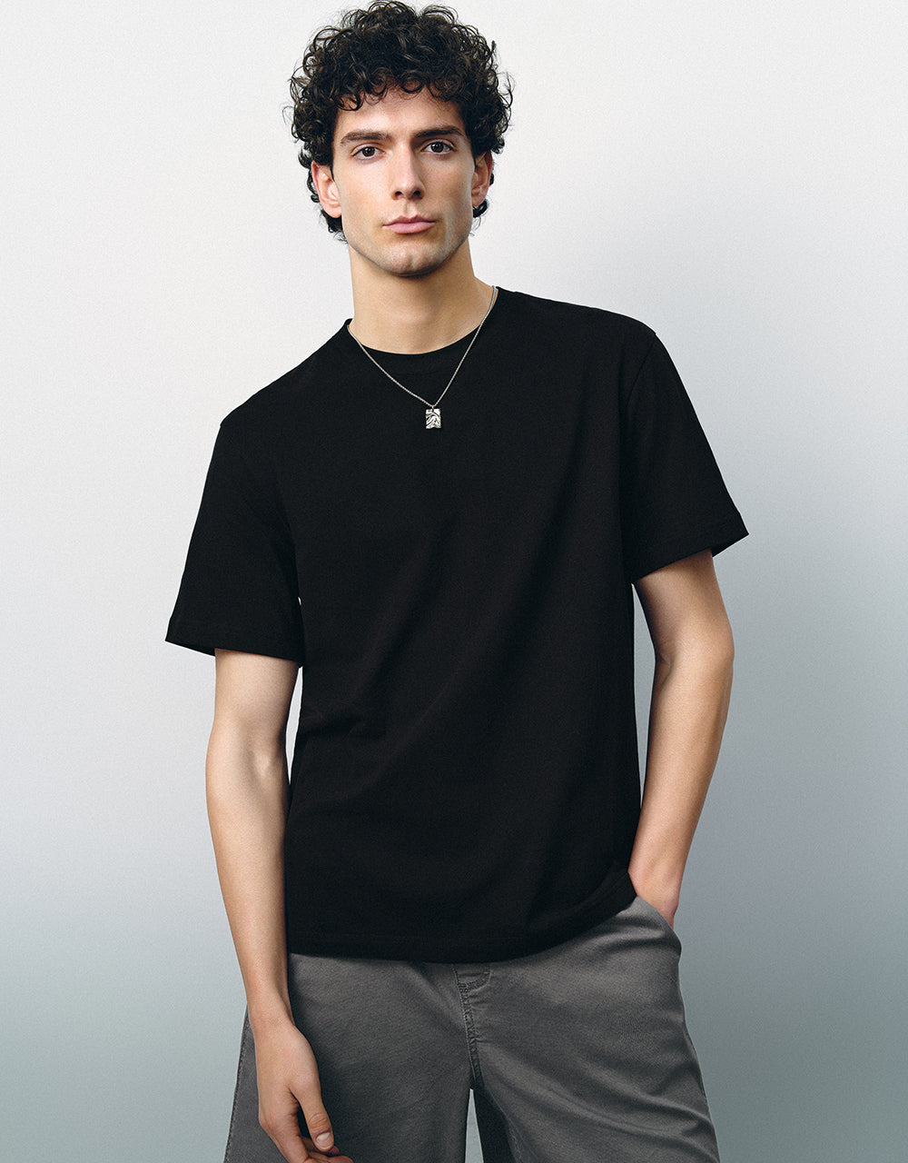 Crew Neck T-Shirt With Necklace