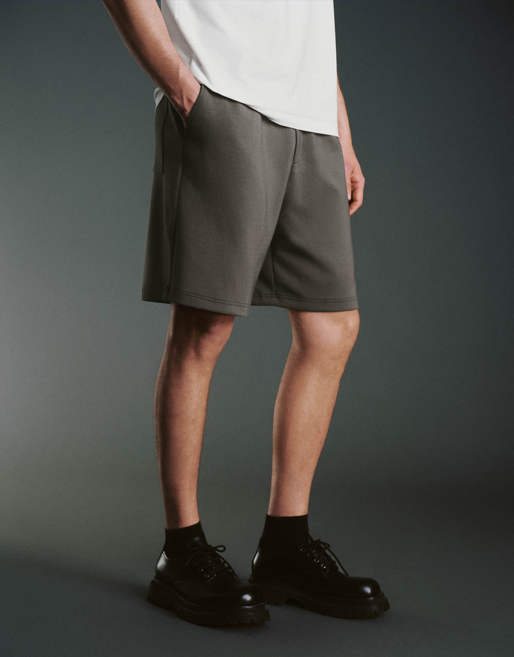 Drawstring Waist Loose Shorts