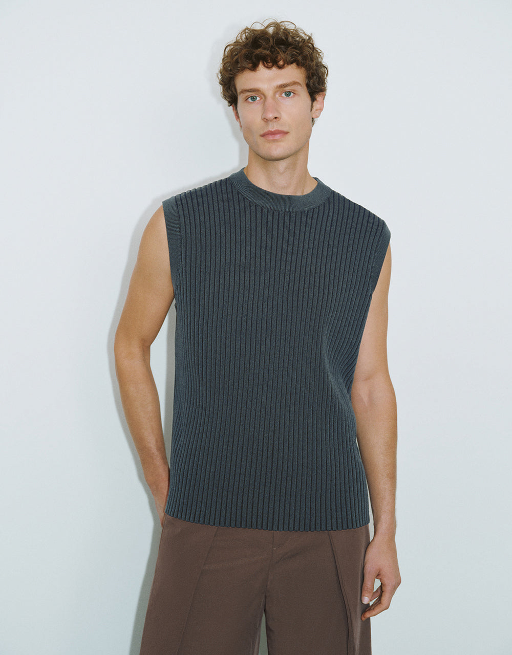 Crew Neck Knitted Vest