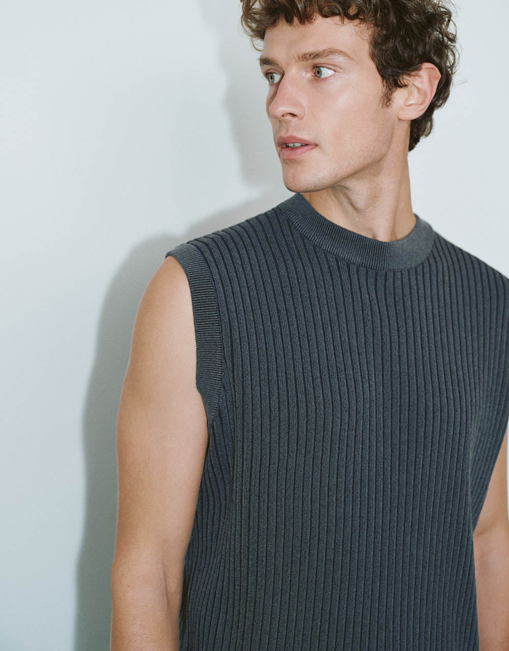 Crew Neck Knitted Vest