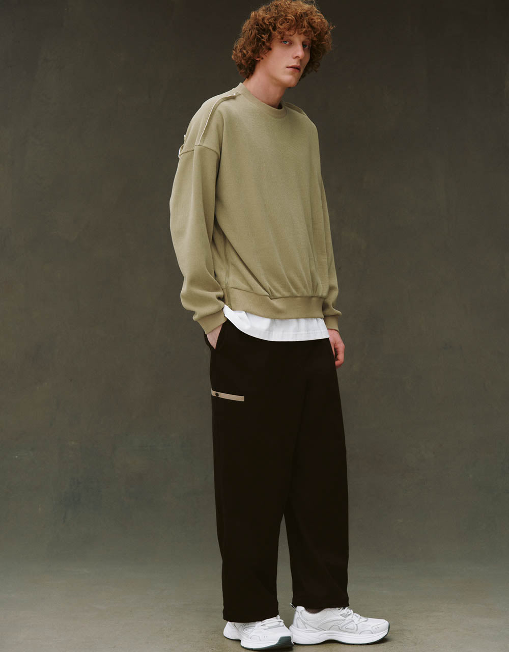 Drop Shoulder Sleeve Crew Neck Sweatshirt